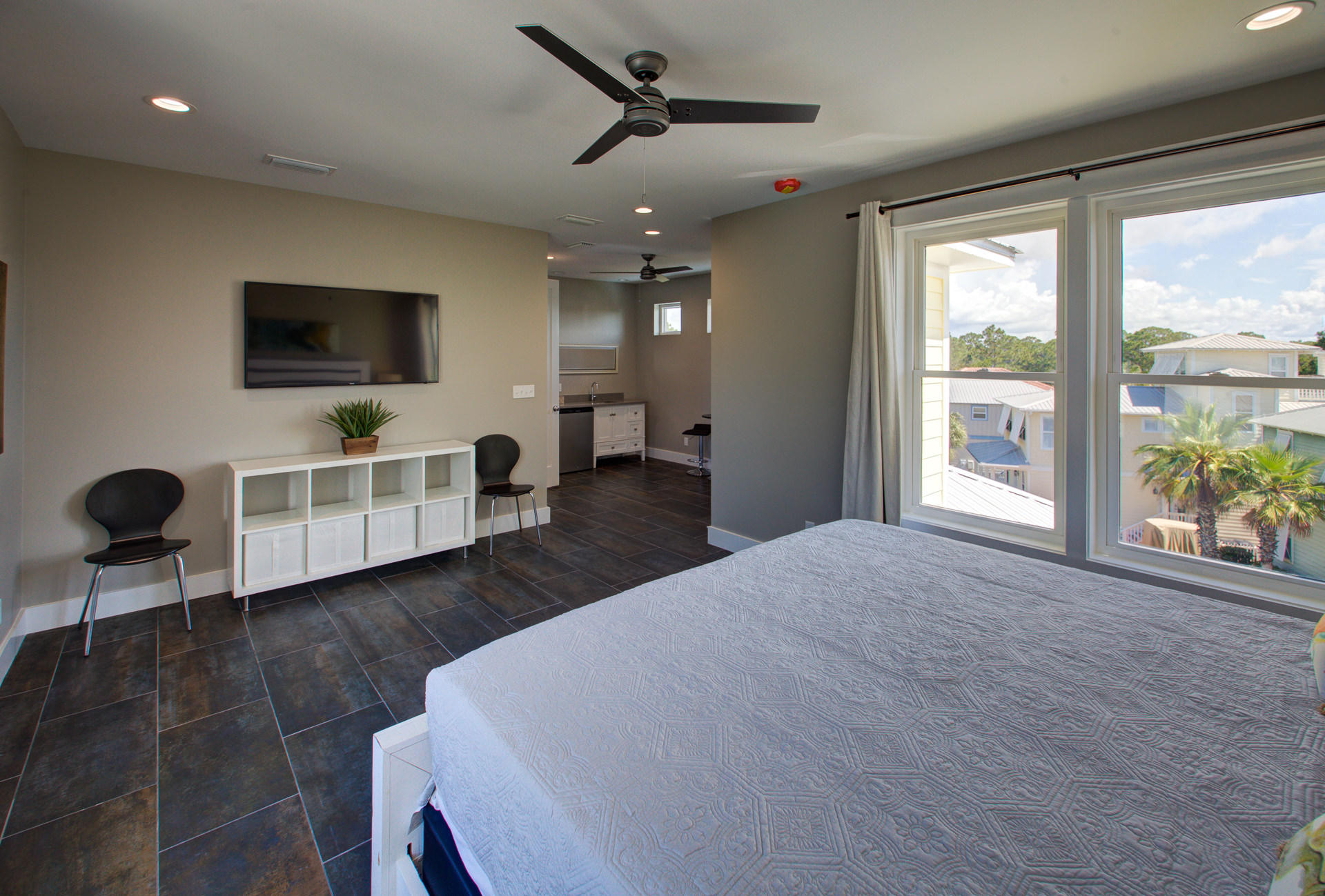 EMERALD WATERS VILLAGE - Residential