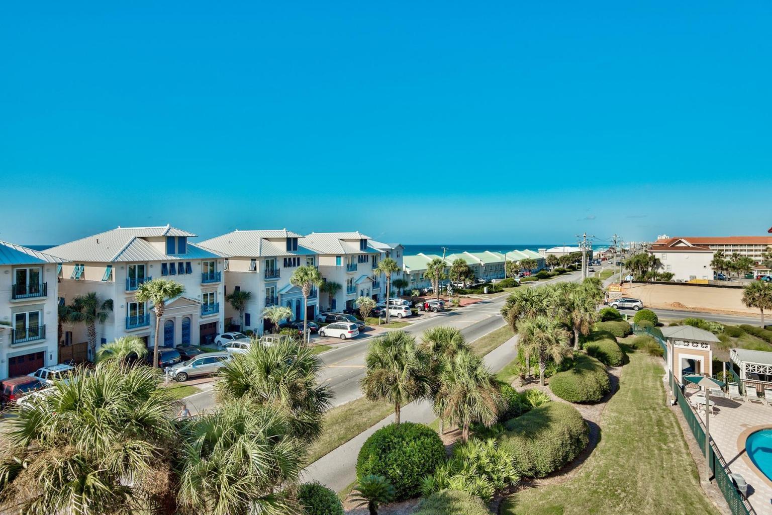EMERALD WATERS VILLAGE - Residential