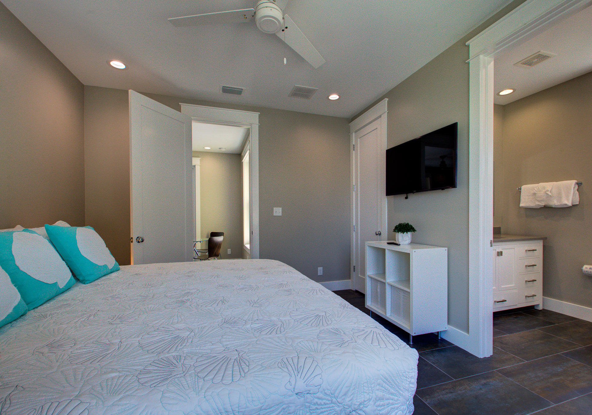 EMERALD WATERS VILLAGE - Residential