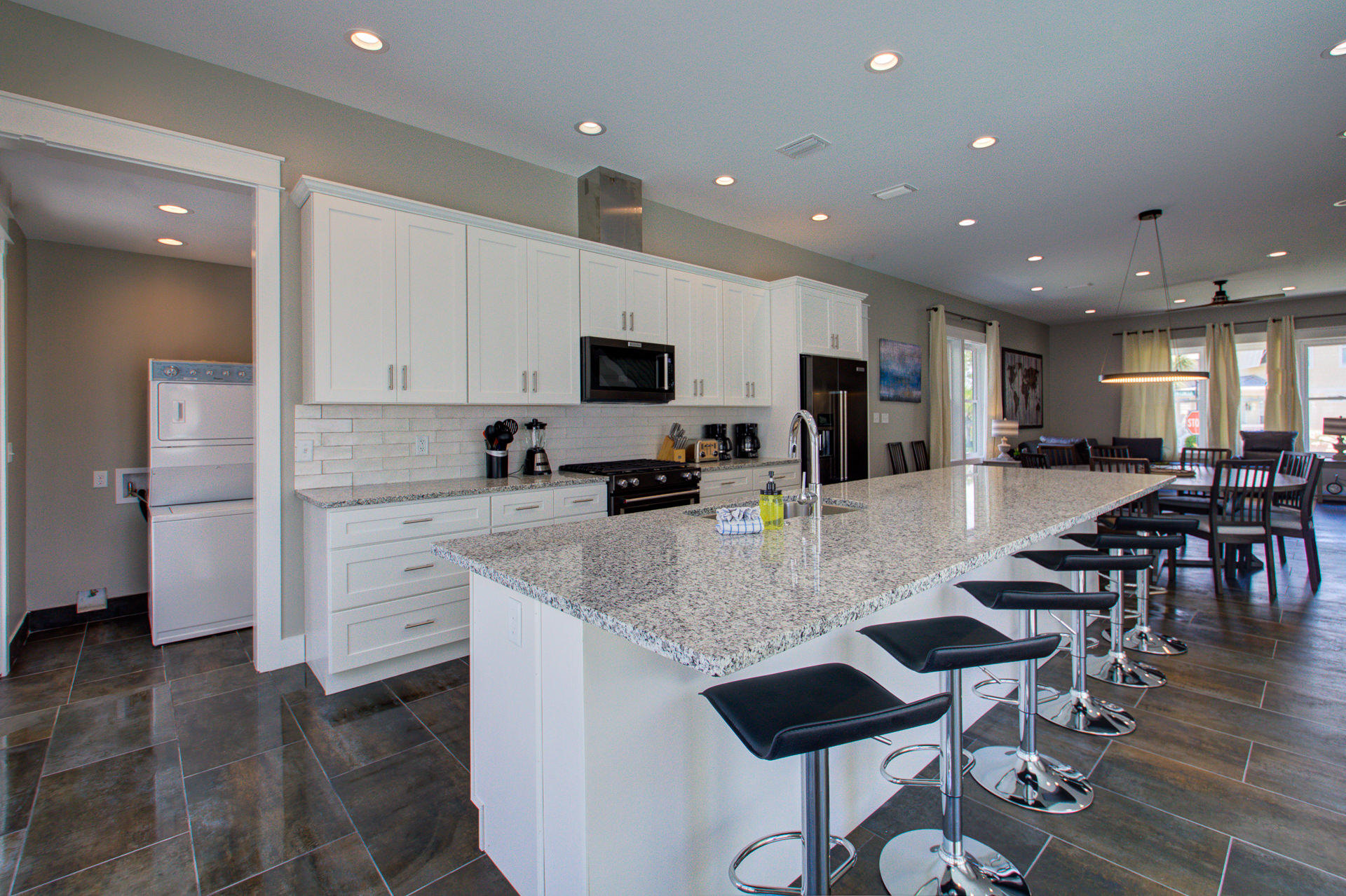 EMERALD WATERS VILLAGE - Residential