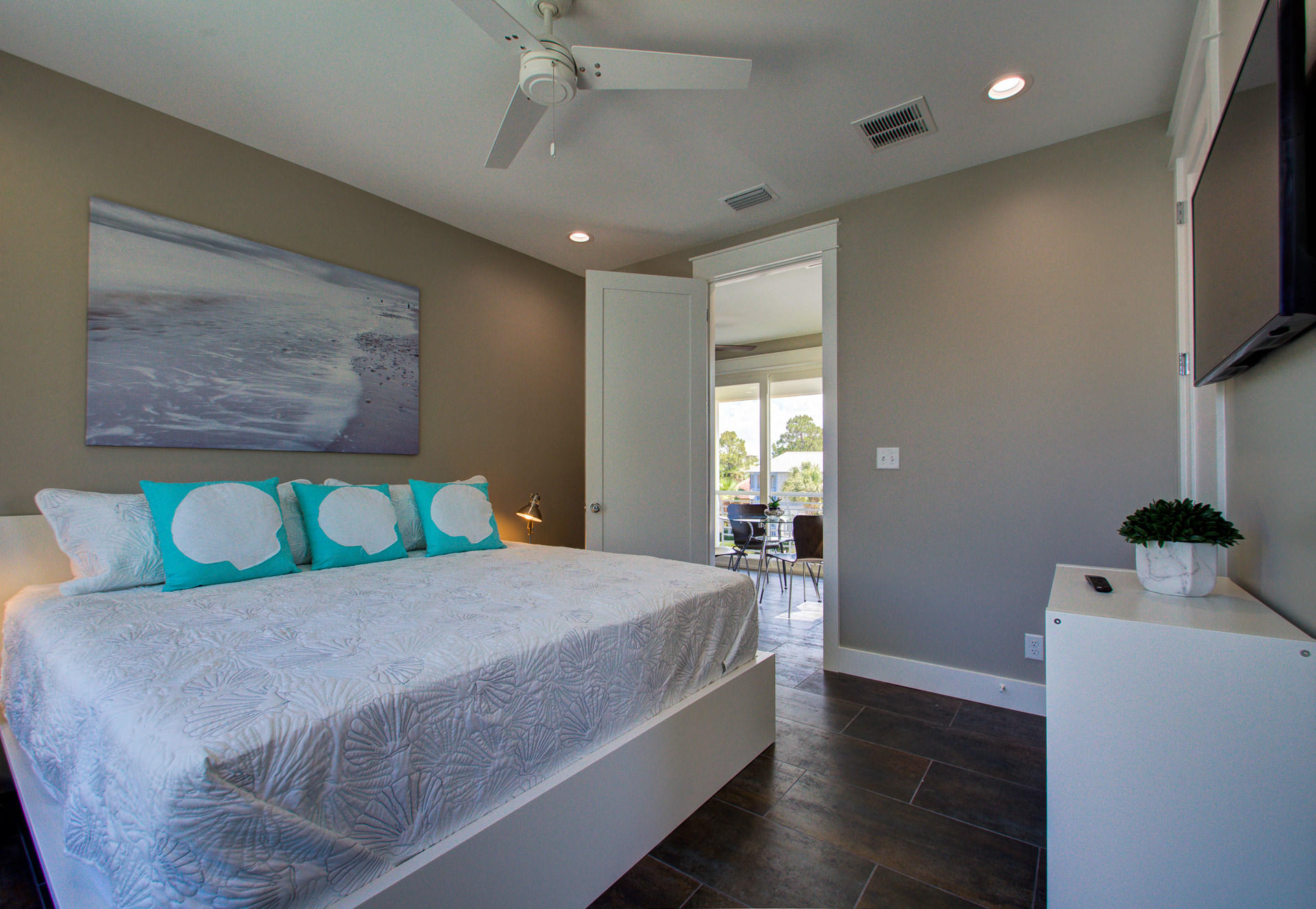 EMERALD WATERS VILLAGE - Residential