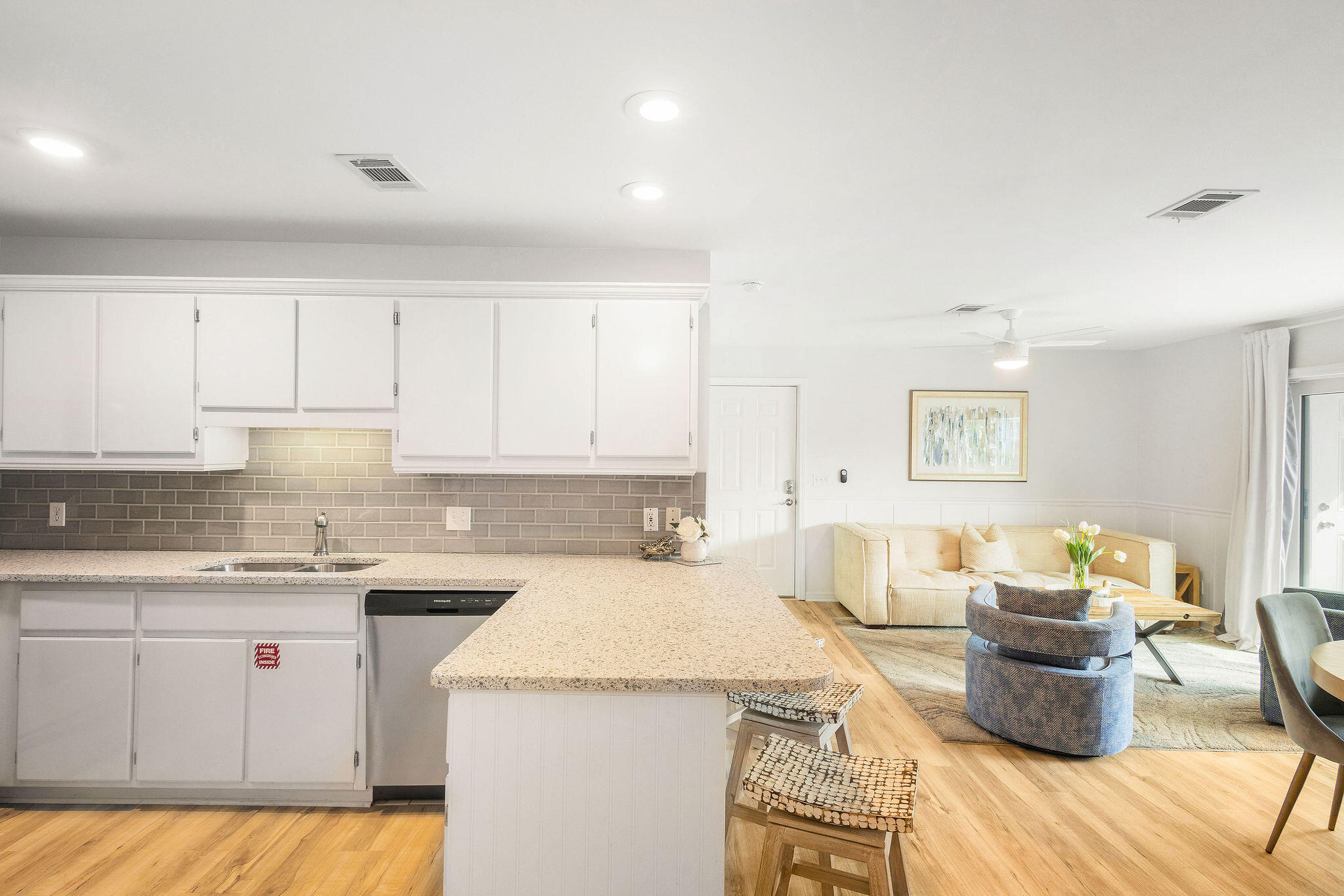 BEACHSIDE VILLAS CONDO - Residential