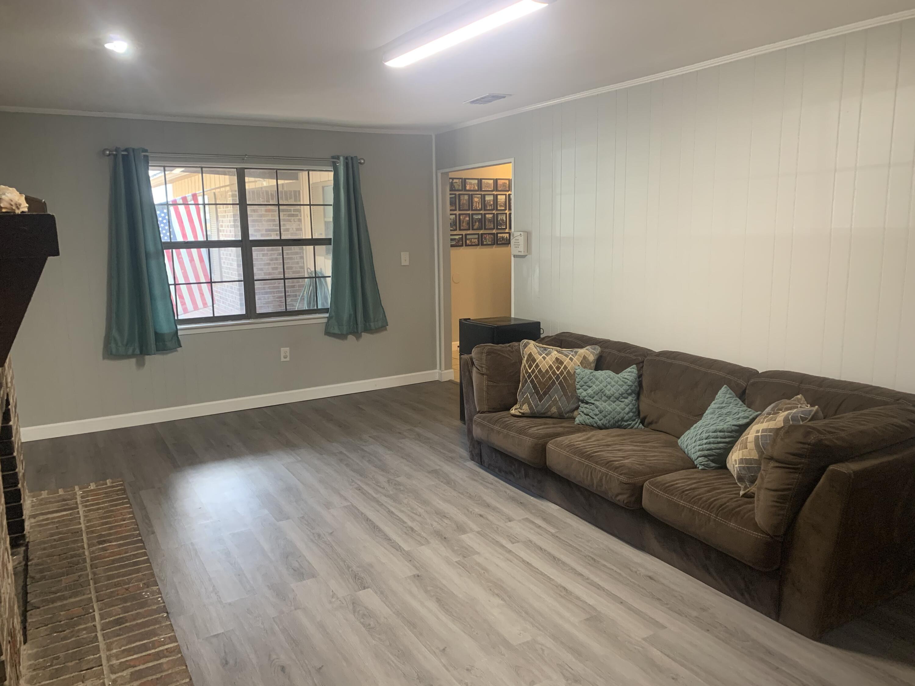 BERKSHIRE WOODS - Residential Lease