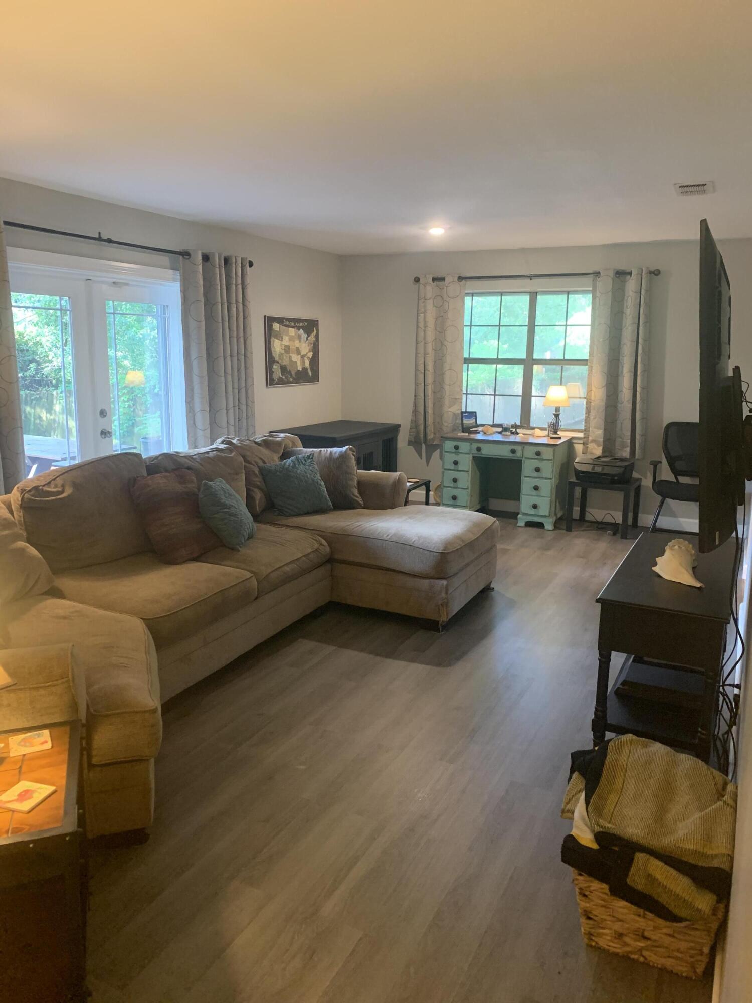 BERKSHIRE WOODS - Residential Lease