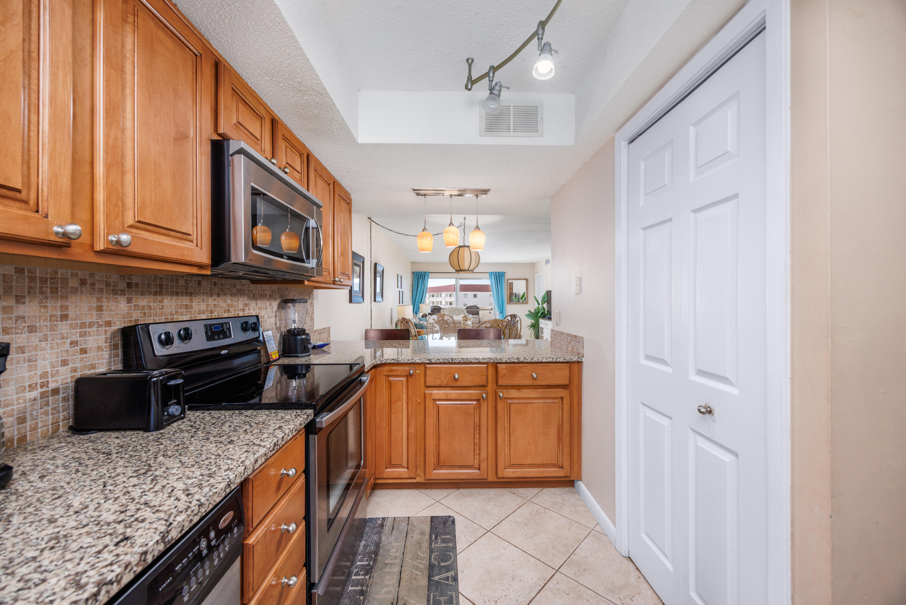 EL MATADOR CONDO - Residential