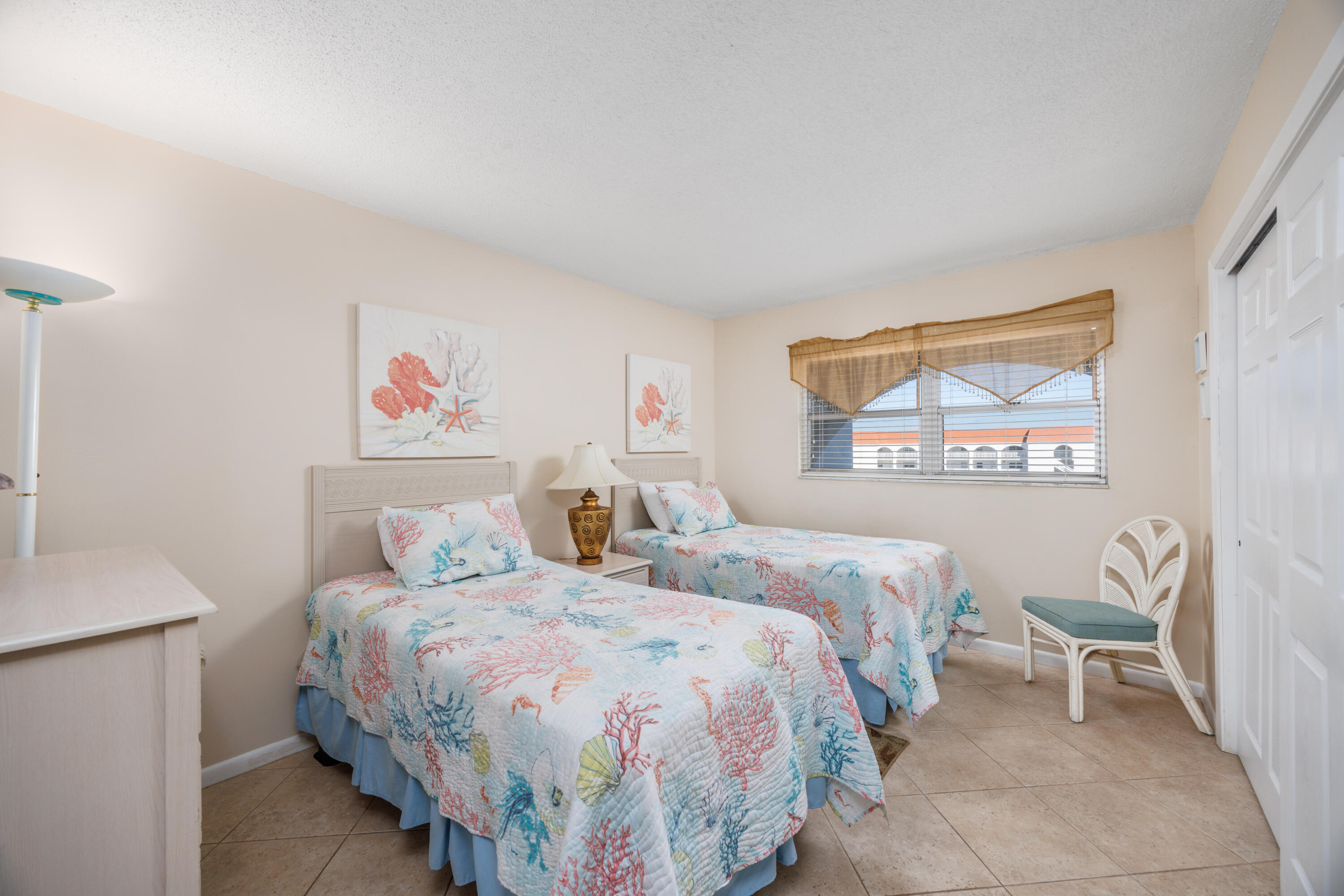 EL MATADOR CONDO - Residential