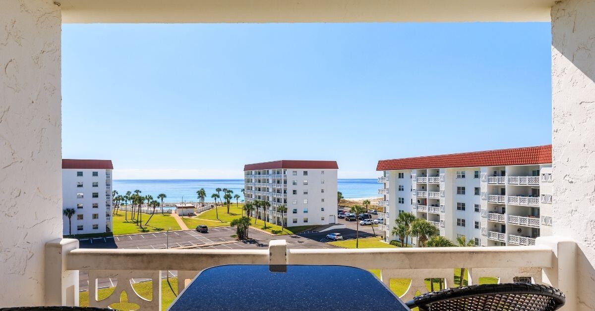 EL MATADOR CONDO - Residential