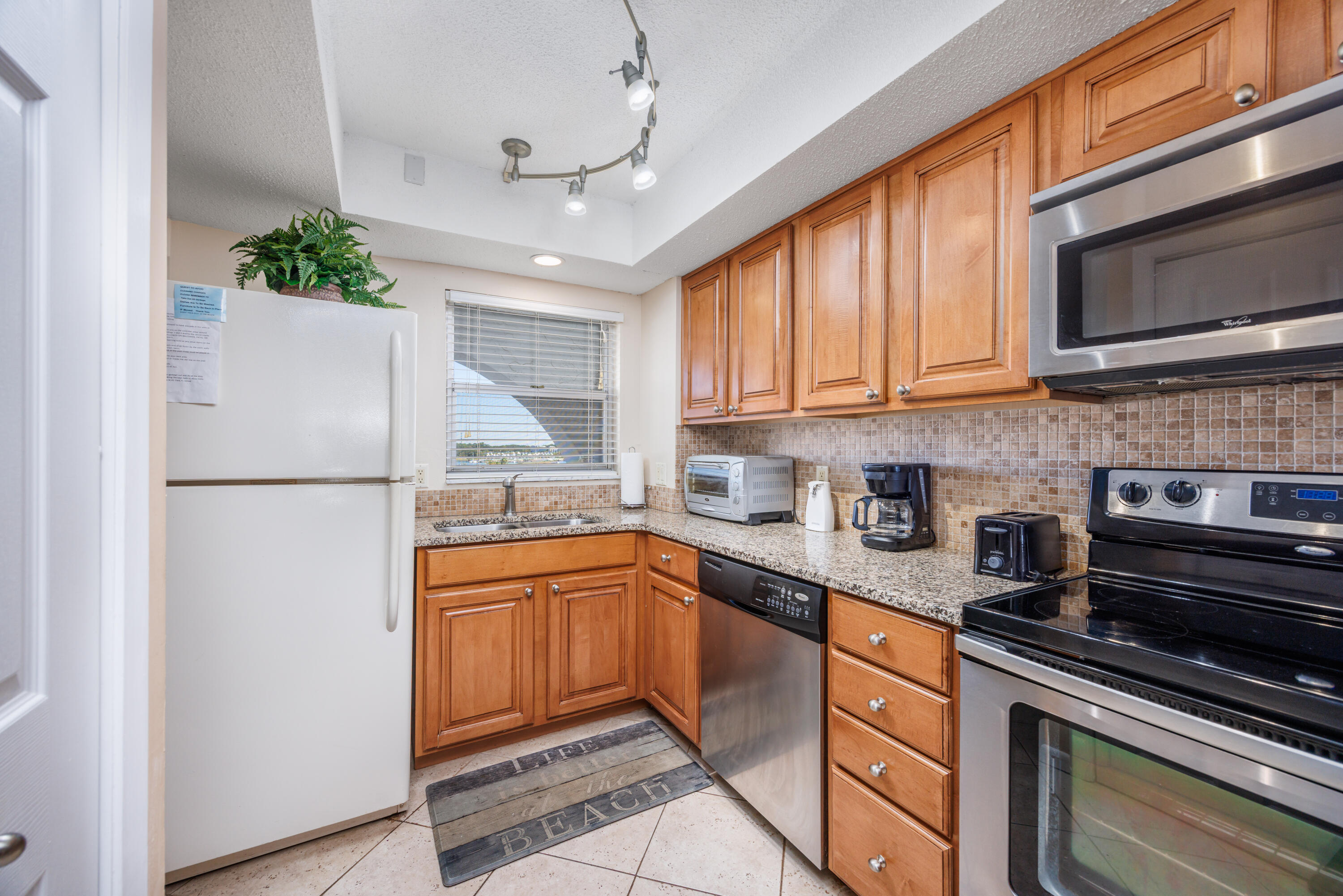 EL MATADOR CONDO - Residential