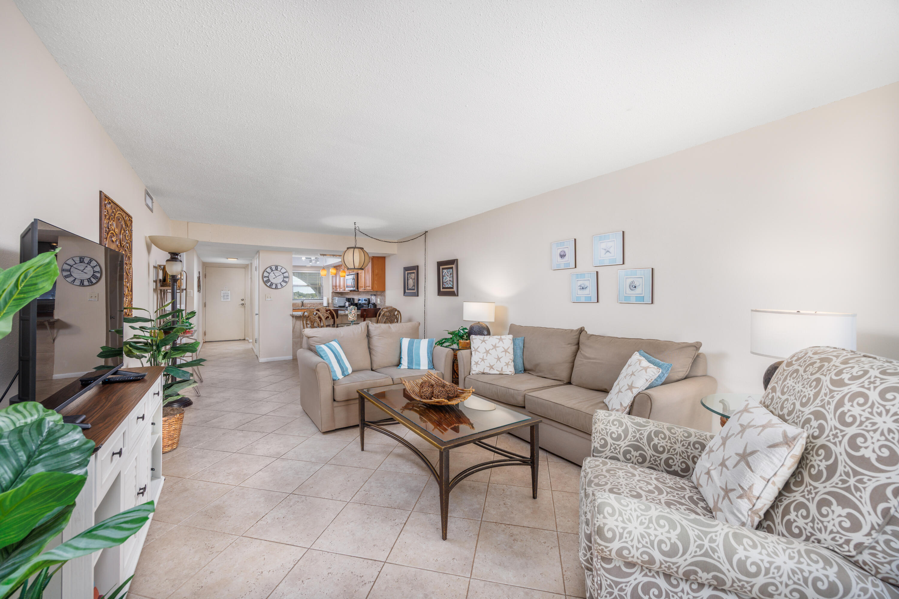 EL MATADOR CONDO - Residential