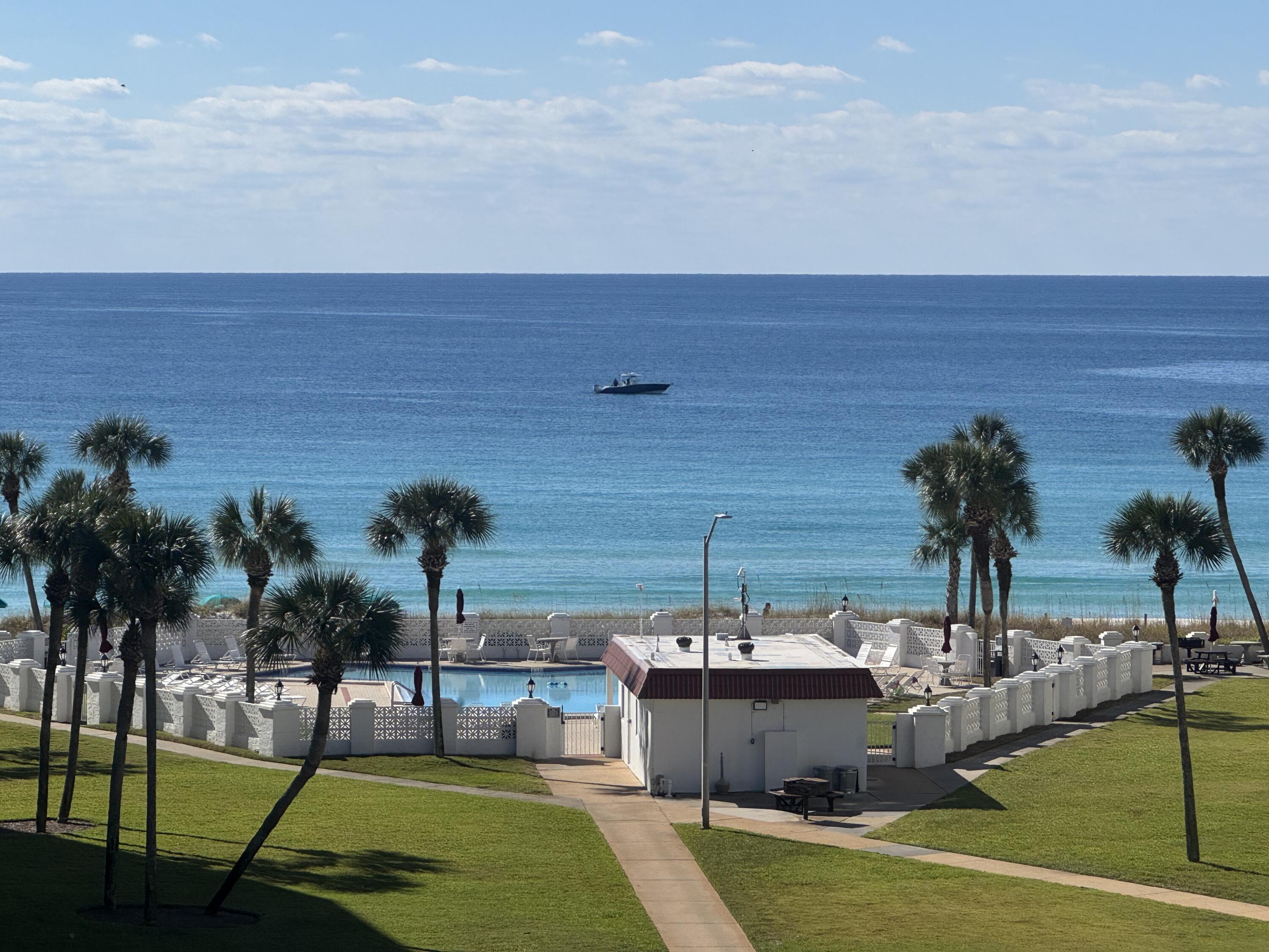 EL MATADOR CONDO - Residential