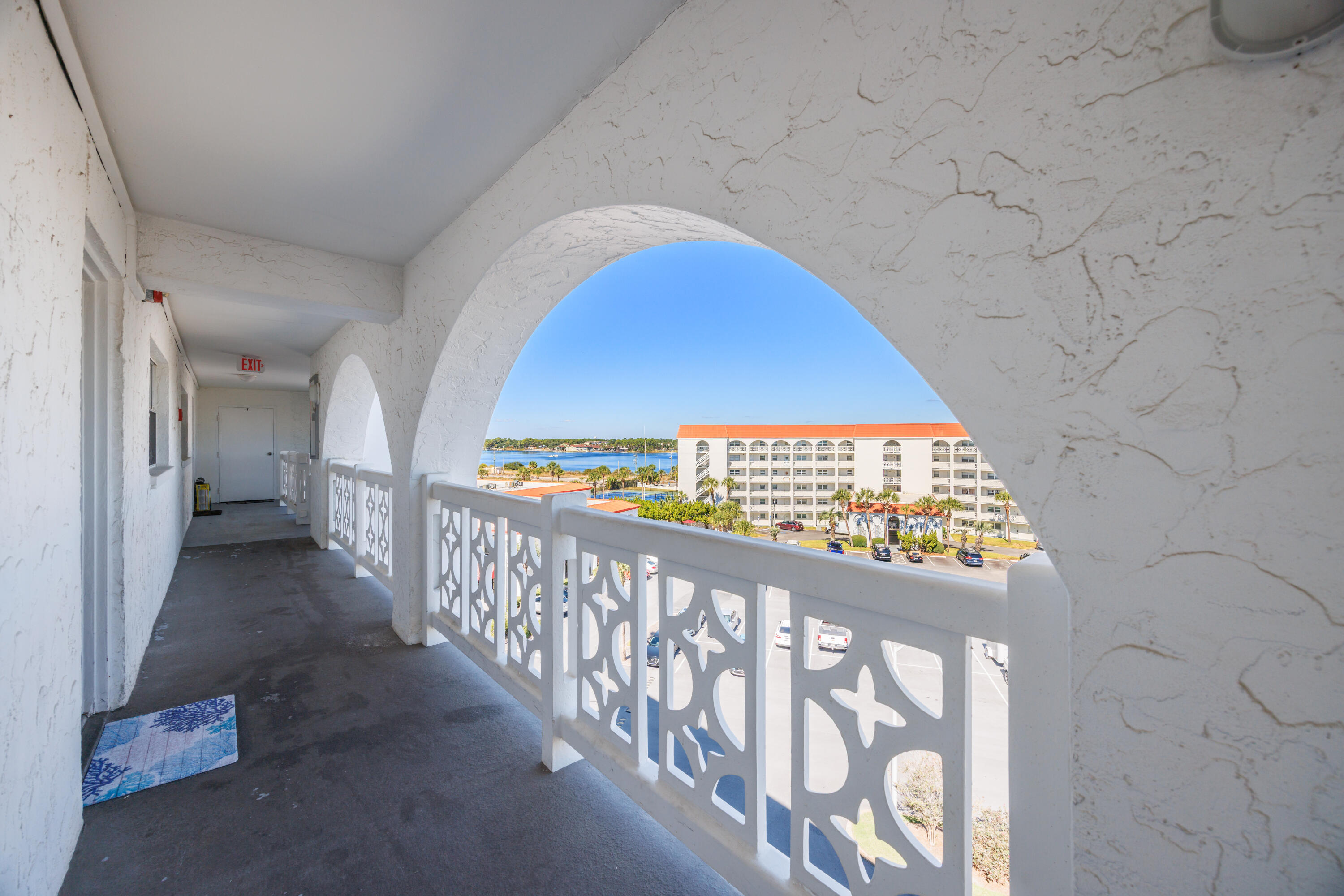 EL MATADOR CONDO - Residential