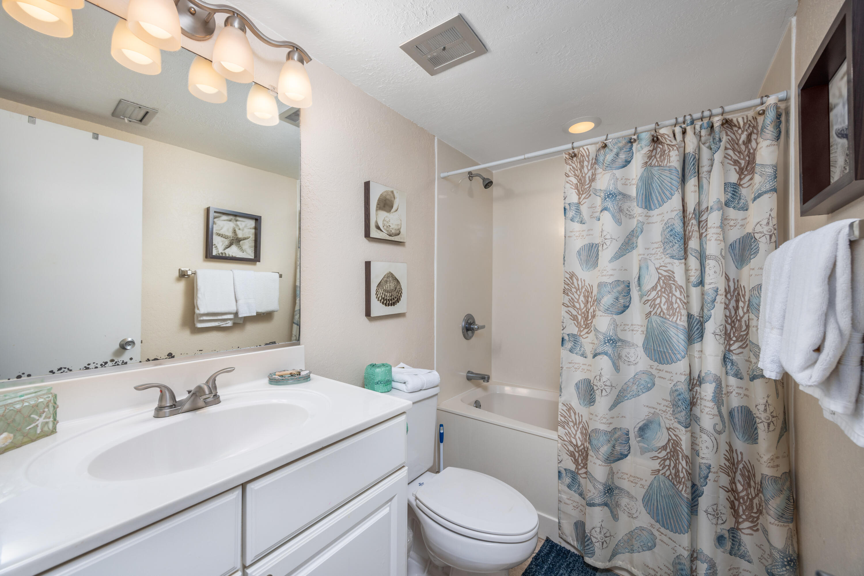 EL MATADOR CONDO - Residential