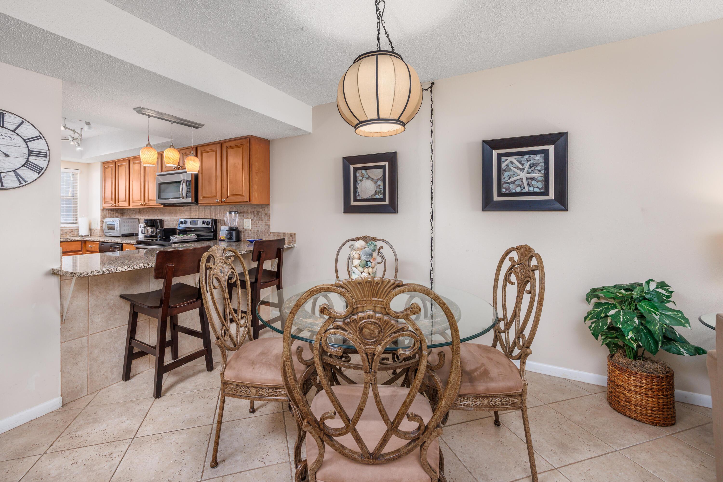 EL MATADOR CONDO - Residential