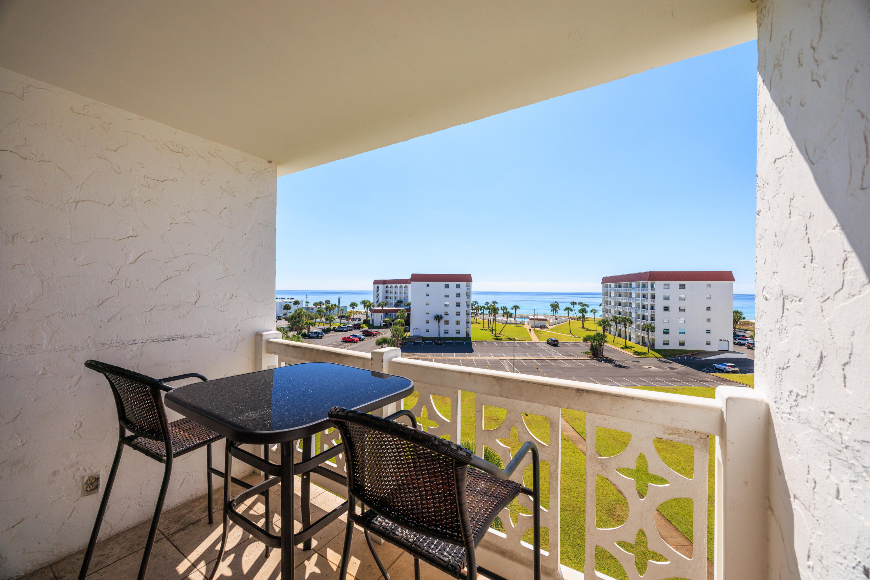 EL MATADOR CONDO - Residential