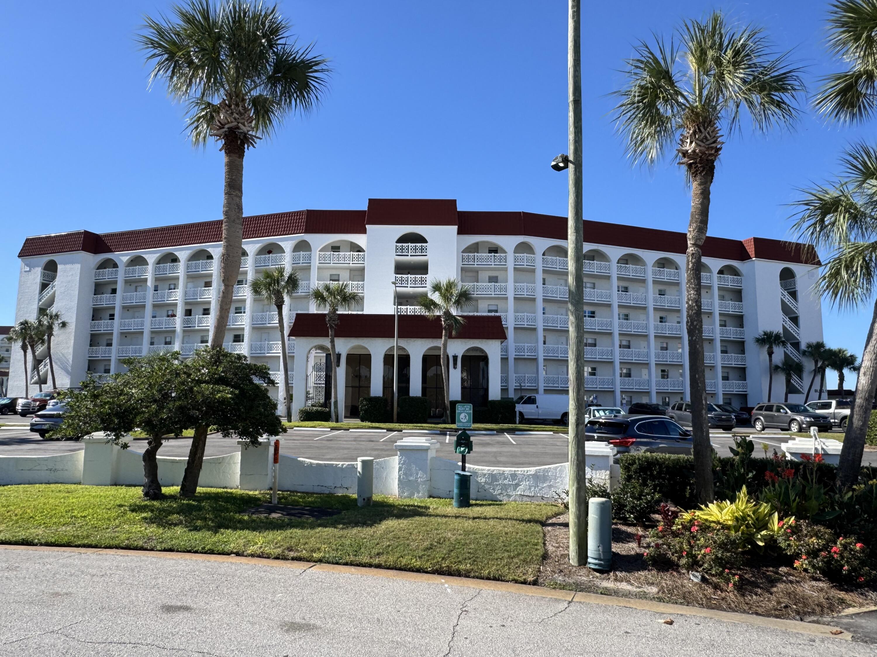 EL MATADOR CONDO - Residential