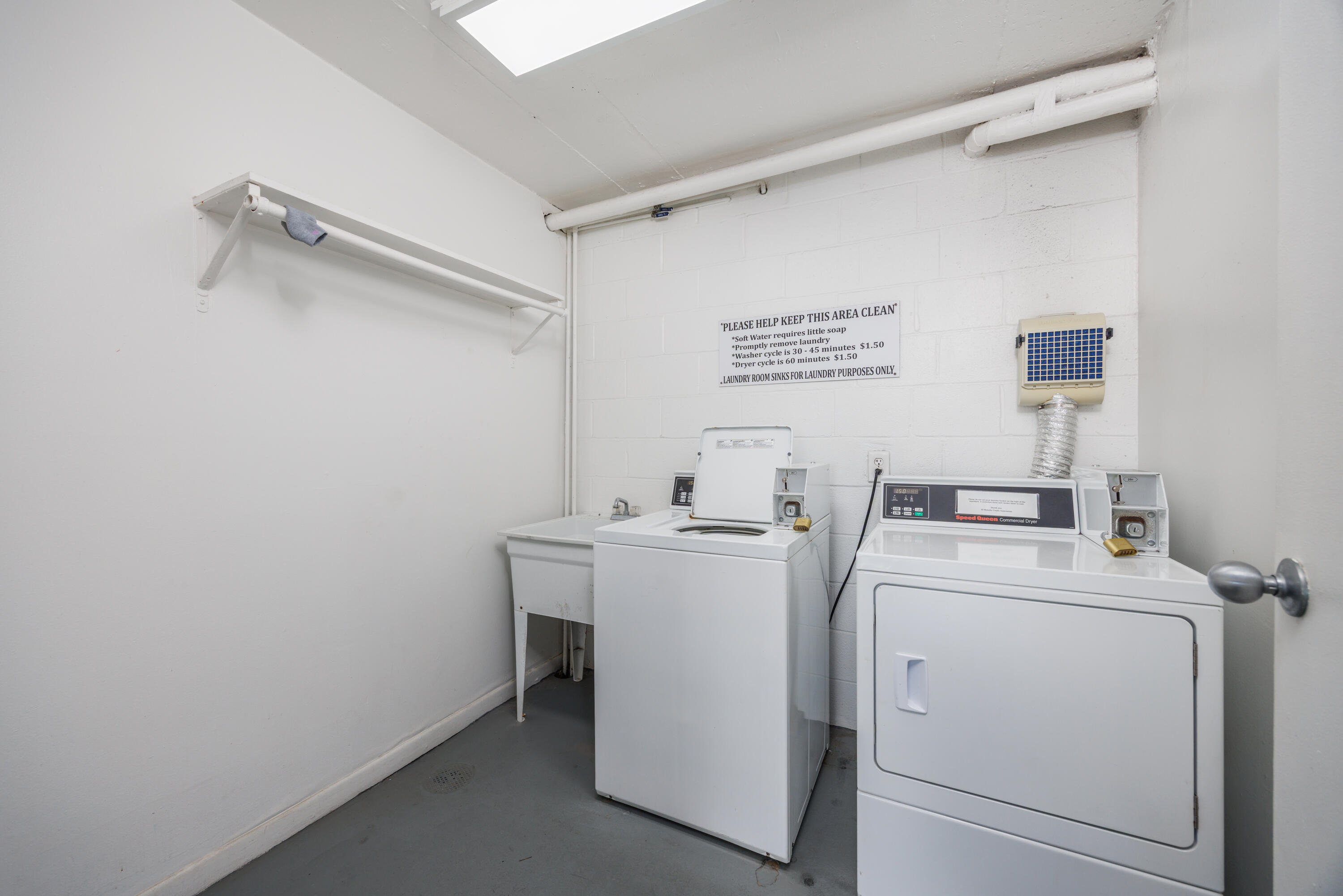 EL MATADOR CONDO - Residential