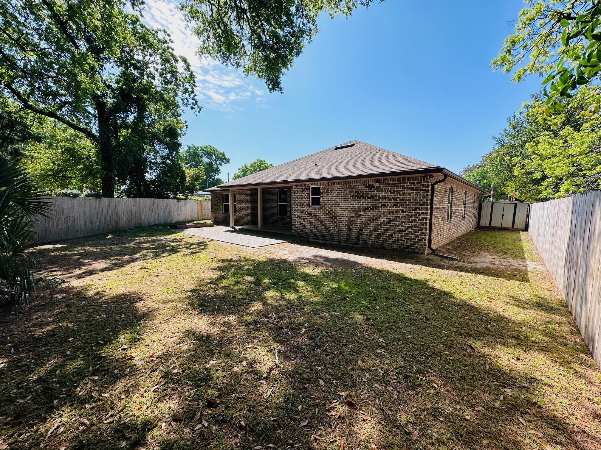 RE S/D PART ELLIOTT PT LOT 4 BLK A - Residential