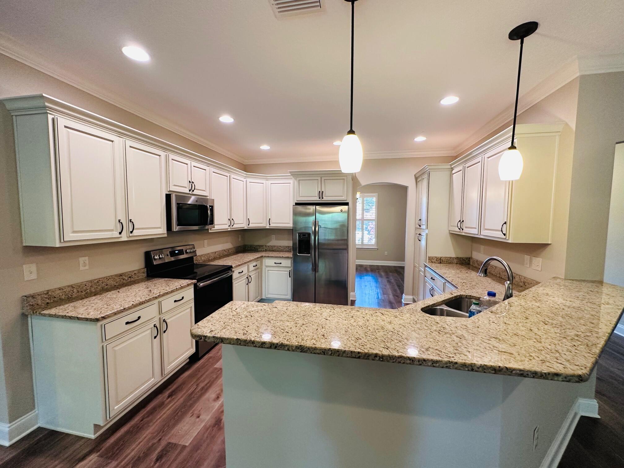 RE S/D PART ELLIOTT PT LOT 4 BLK A - Residential