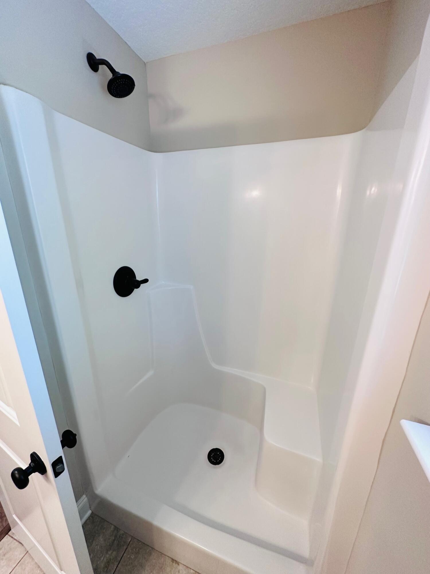 RE S/D PART ELLIOTT PT LOT 4 BLK A - Residential