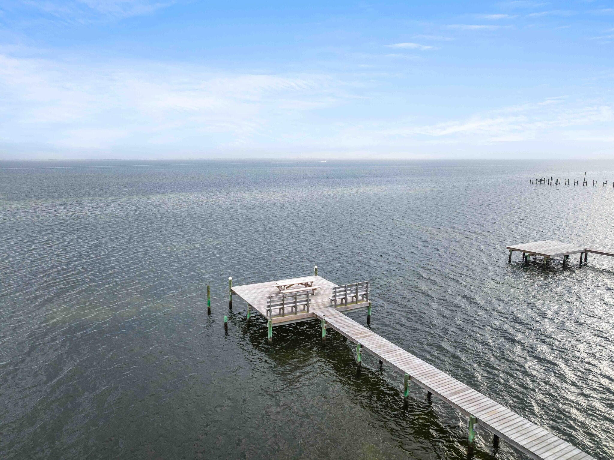 SMUGGLERS COVE - Residential