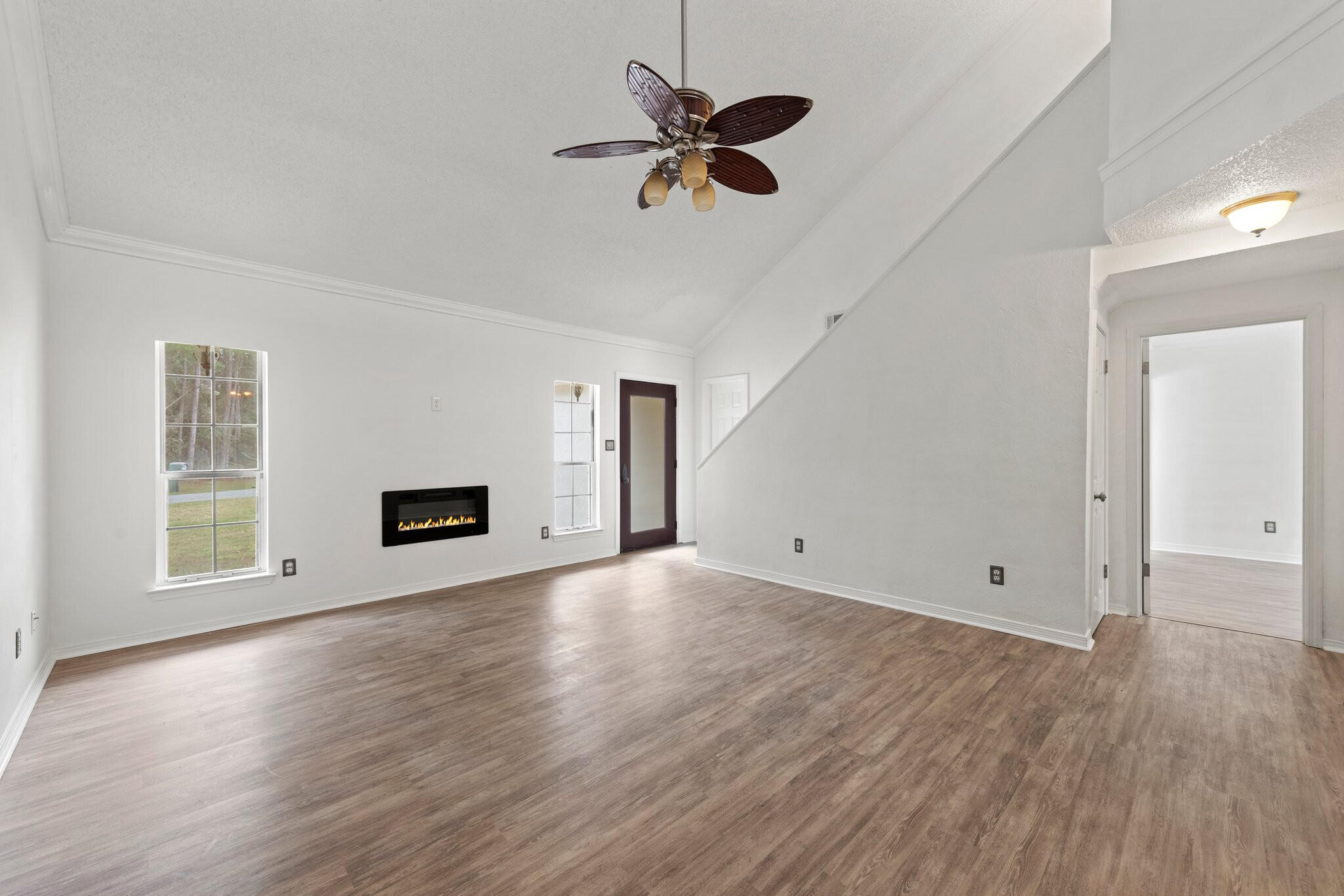 SMUGGLERS COVE - Residential