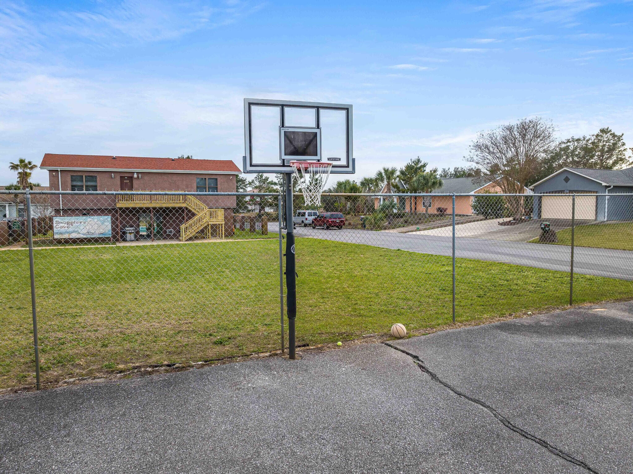 SMUGGLERS COVE - Residential