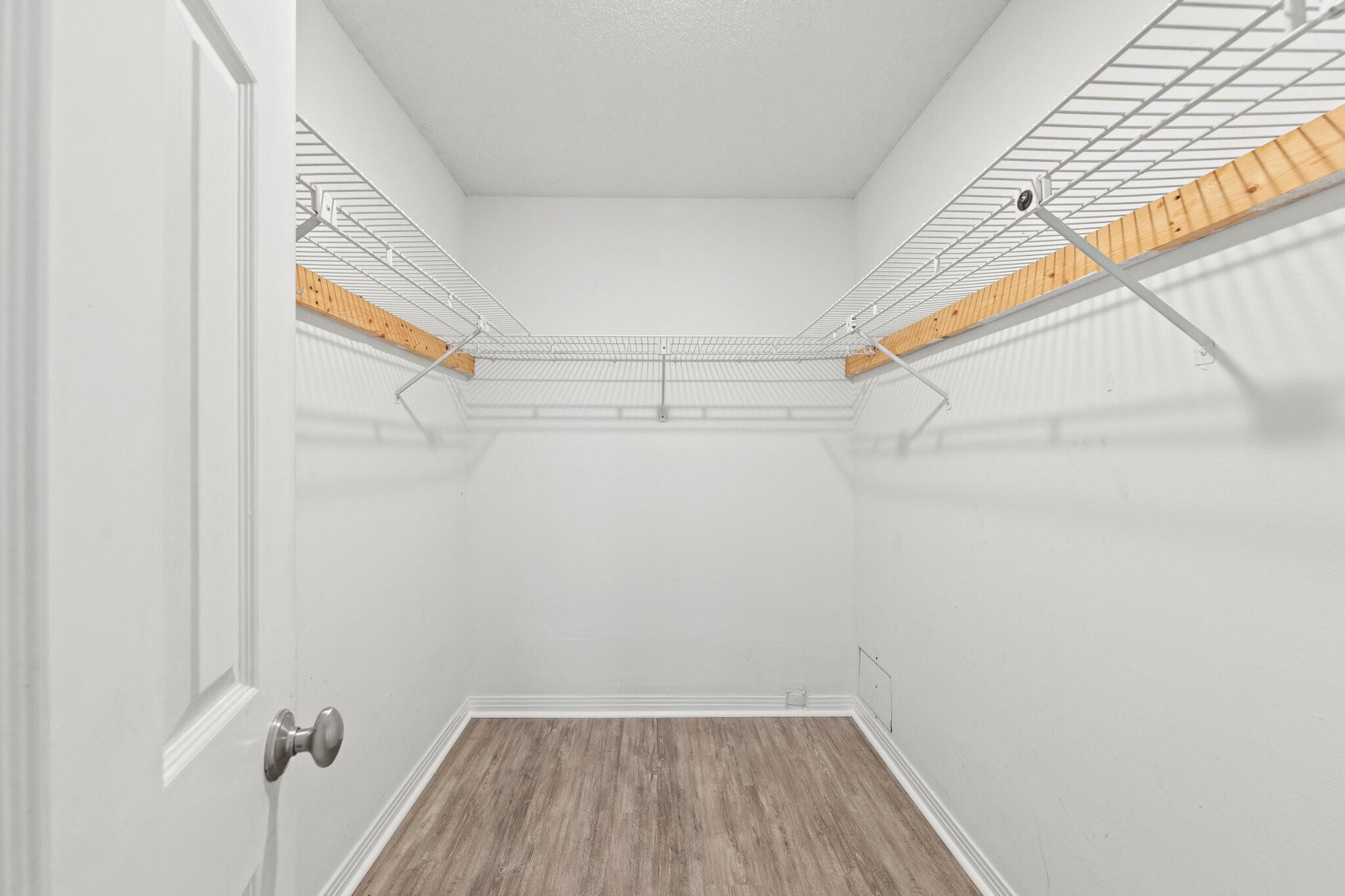 SMUGGLERS COVE - Residential