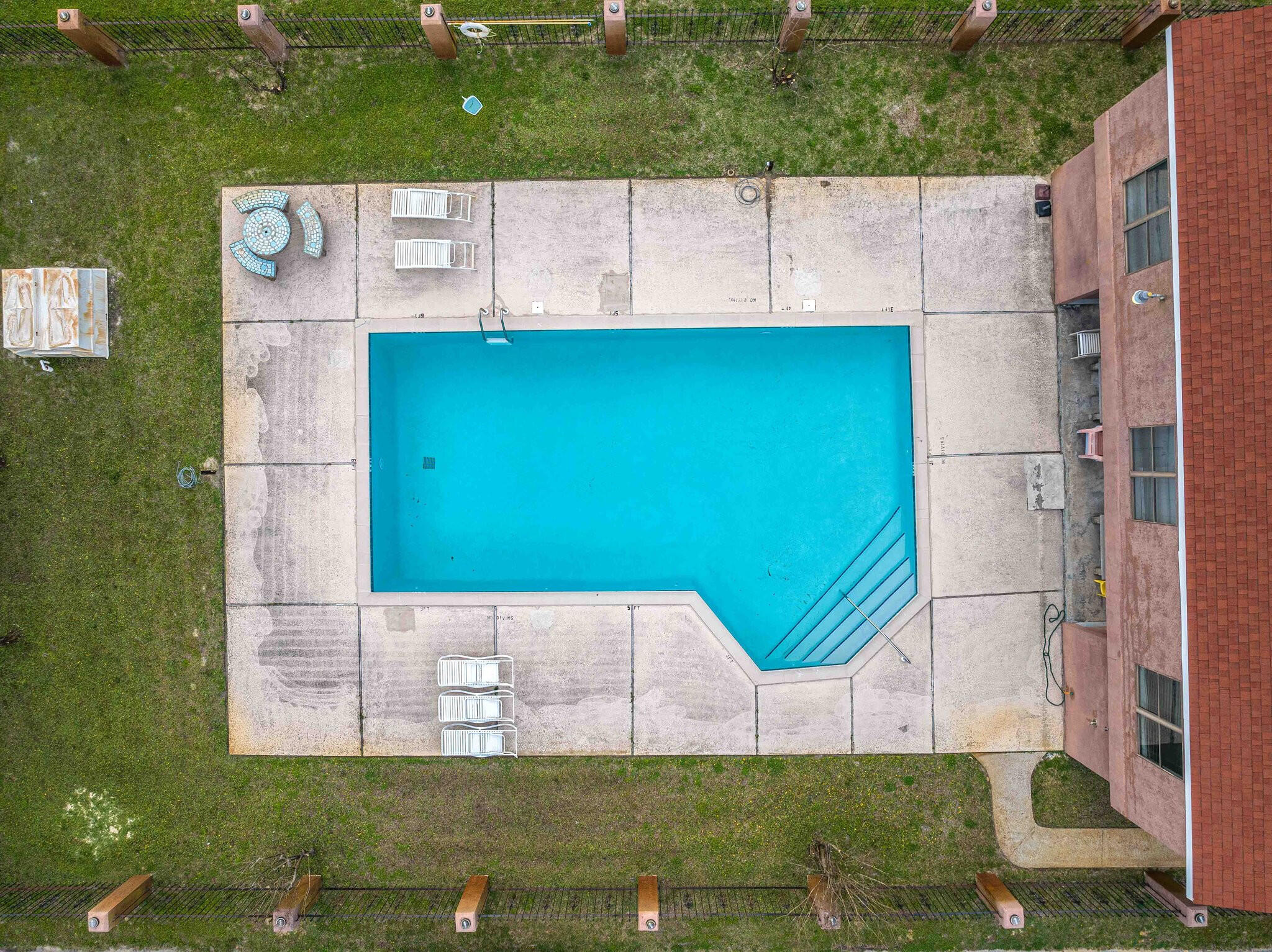 SMUGGLERS COVE - Residential