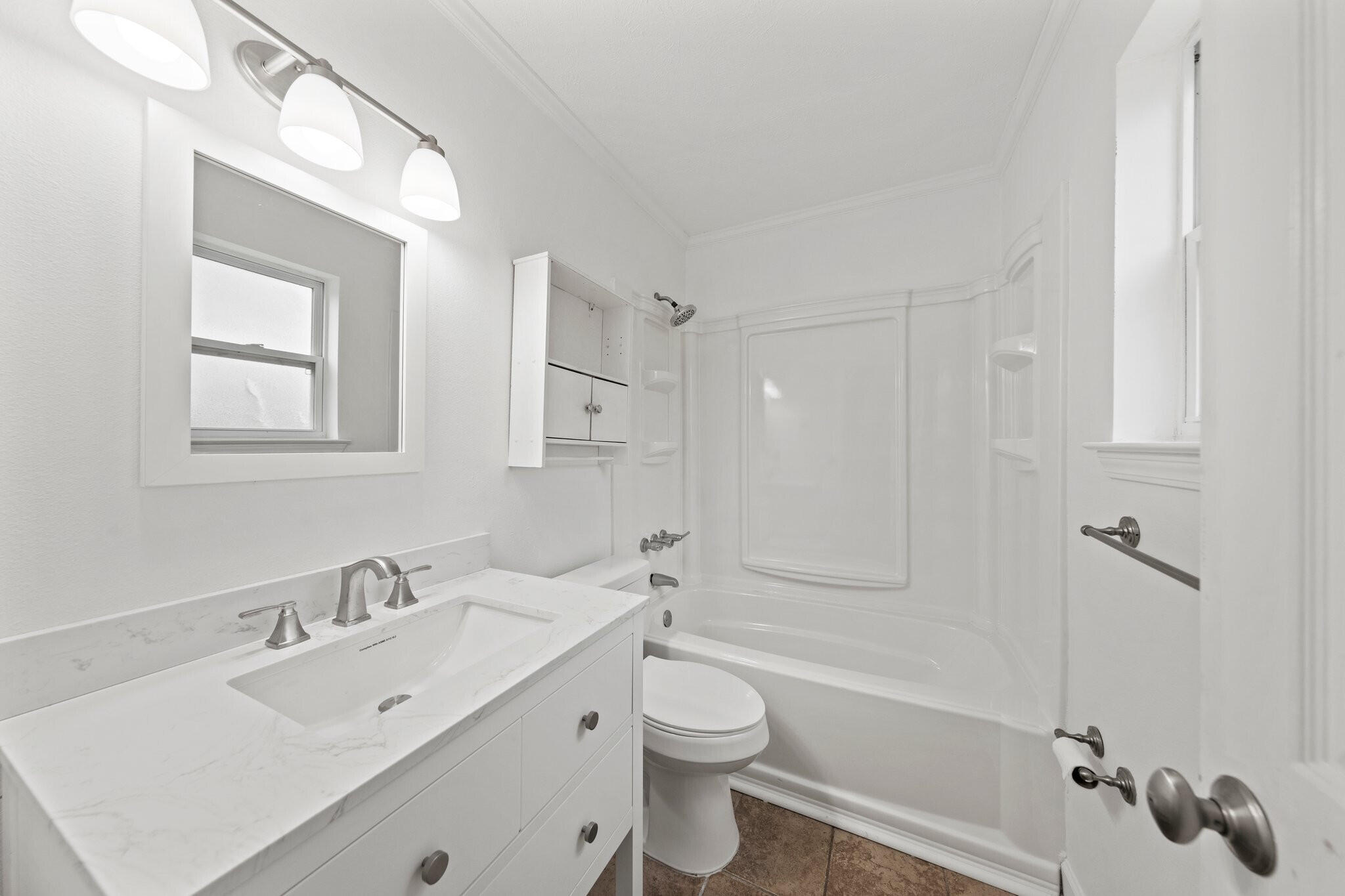 SMUGGLERS COVE - Residential