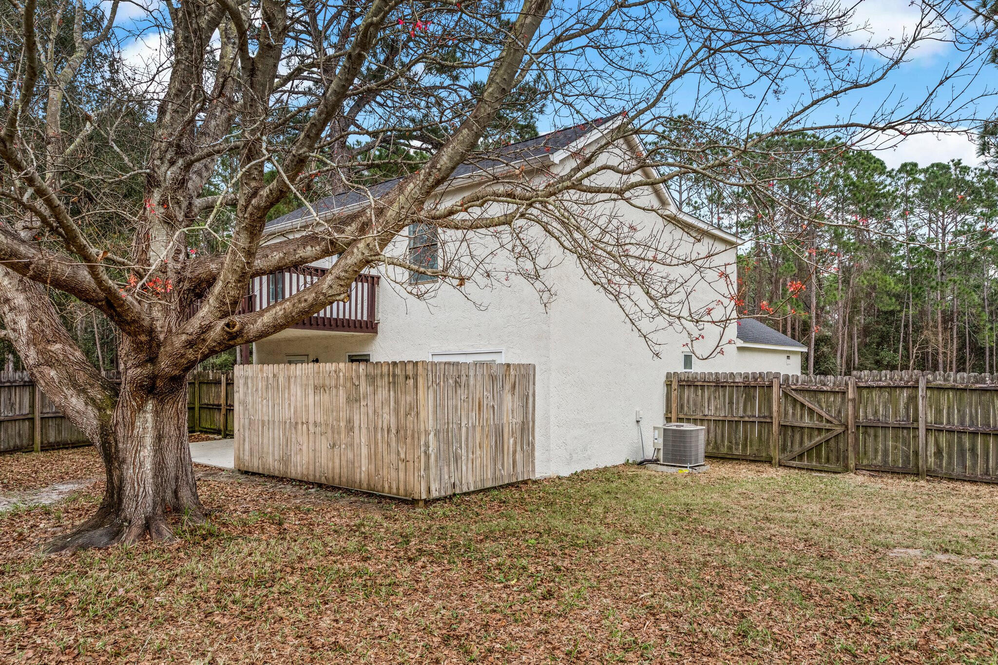 SMUGGLERS COVE - Residential