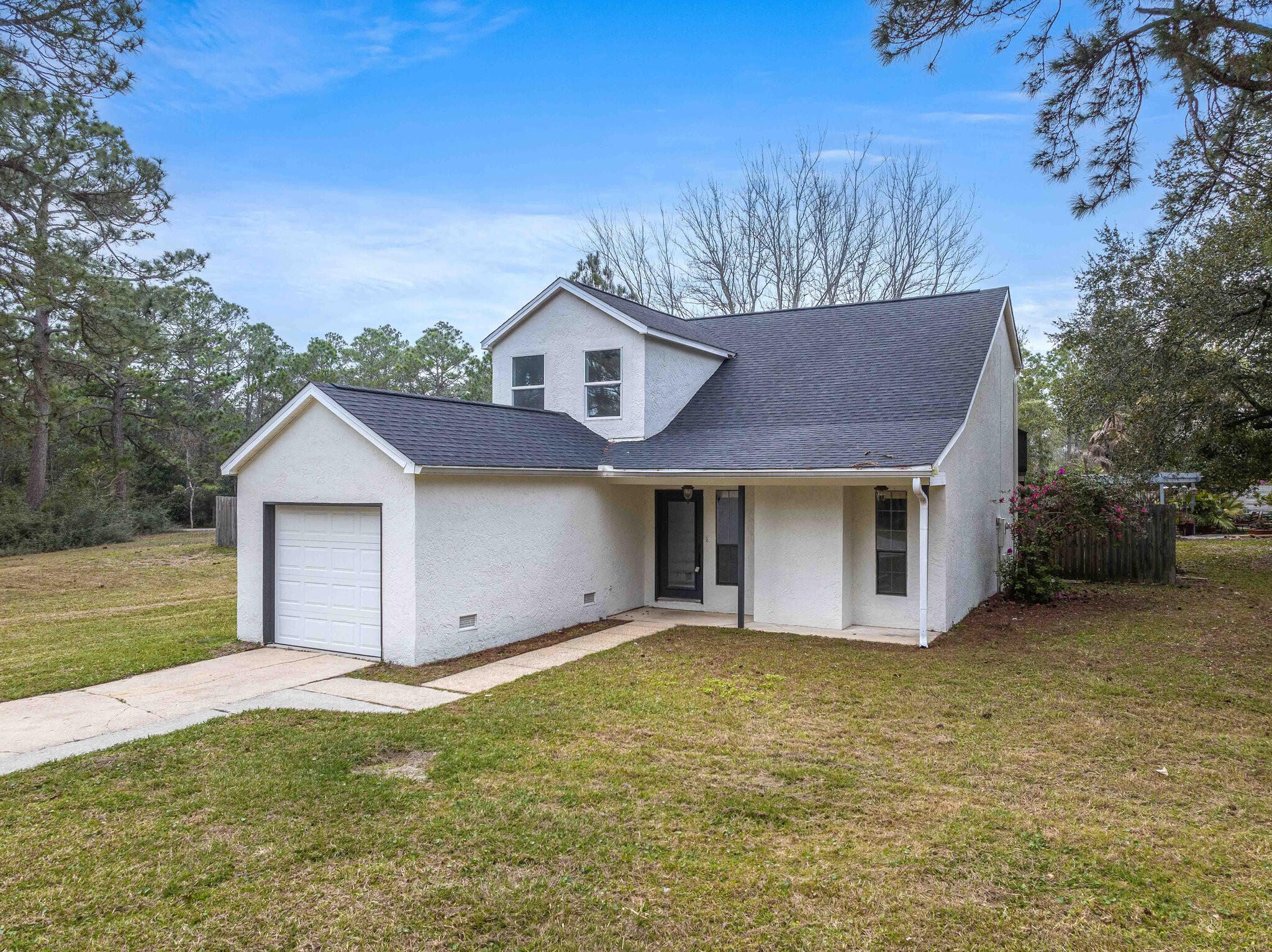 SMUGGLERS COVE - Residential