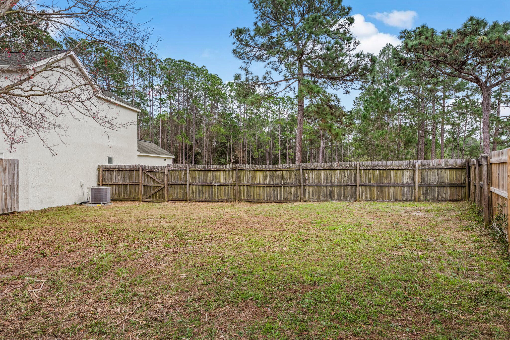 SMUGGLERS COVE - Residential