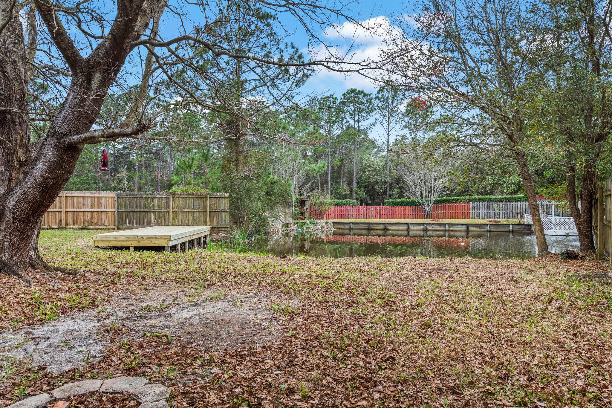 SMUGGLERS COVE - Residential