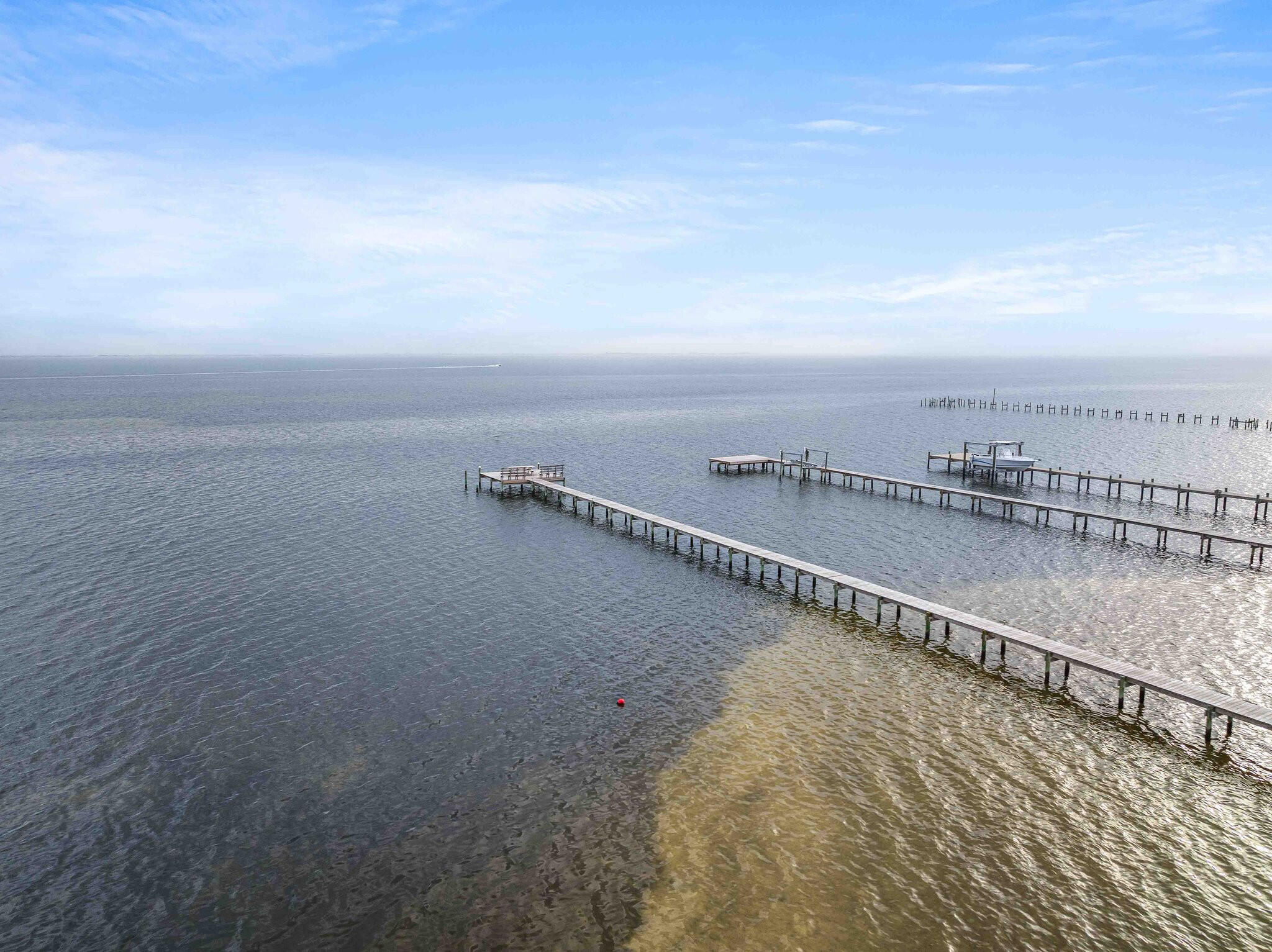 SMUGGLERS COVE - Residential