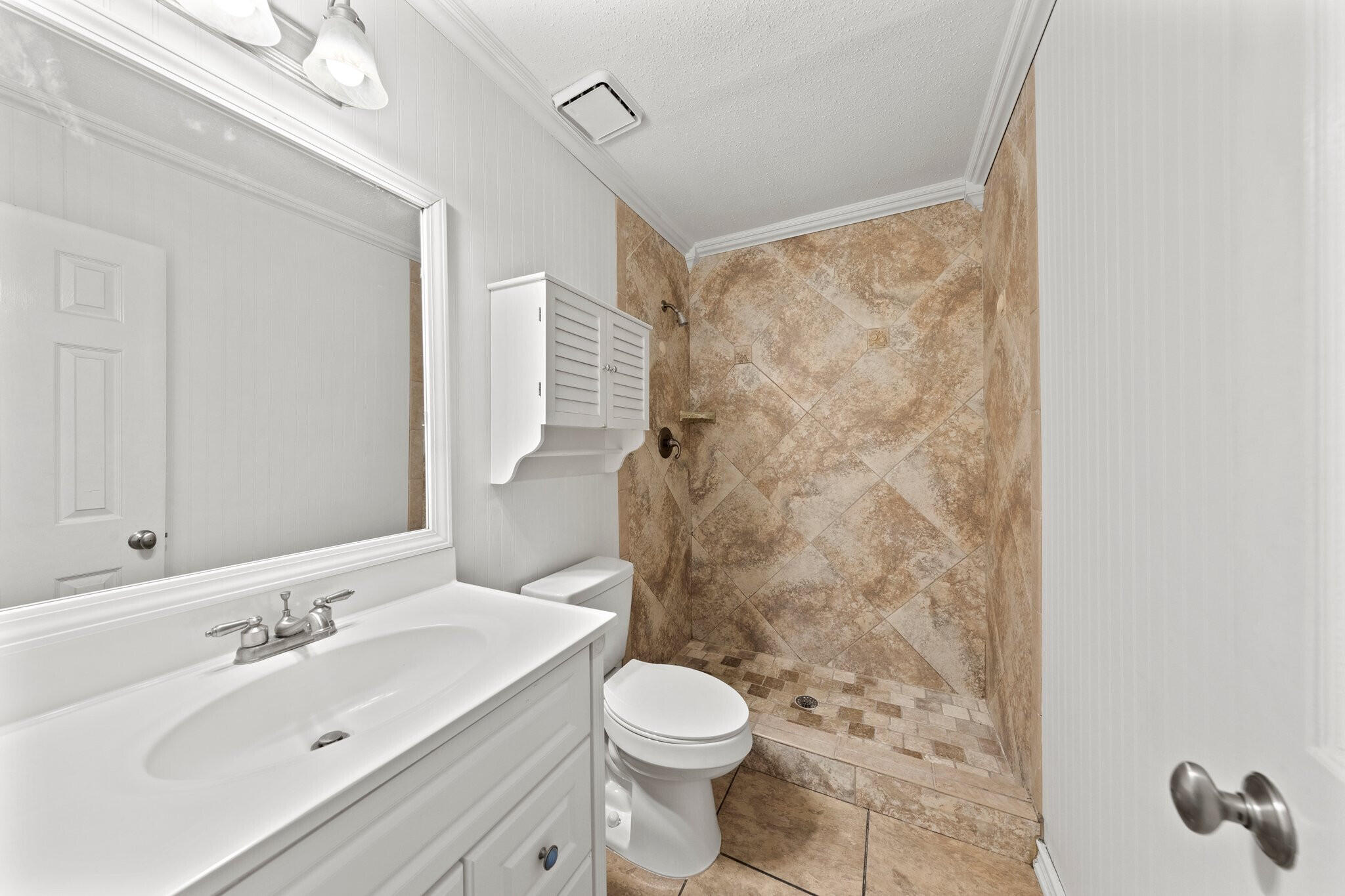 SMUGGLERS COVE - Residential