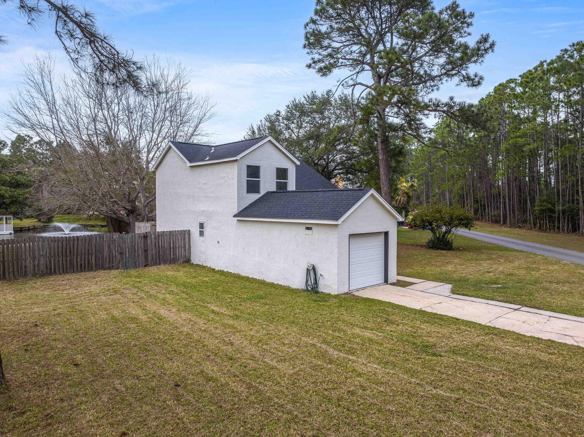 SMUGGLERS COVE - Residential