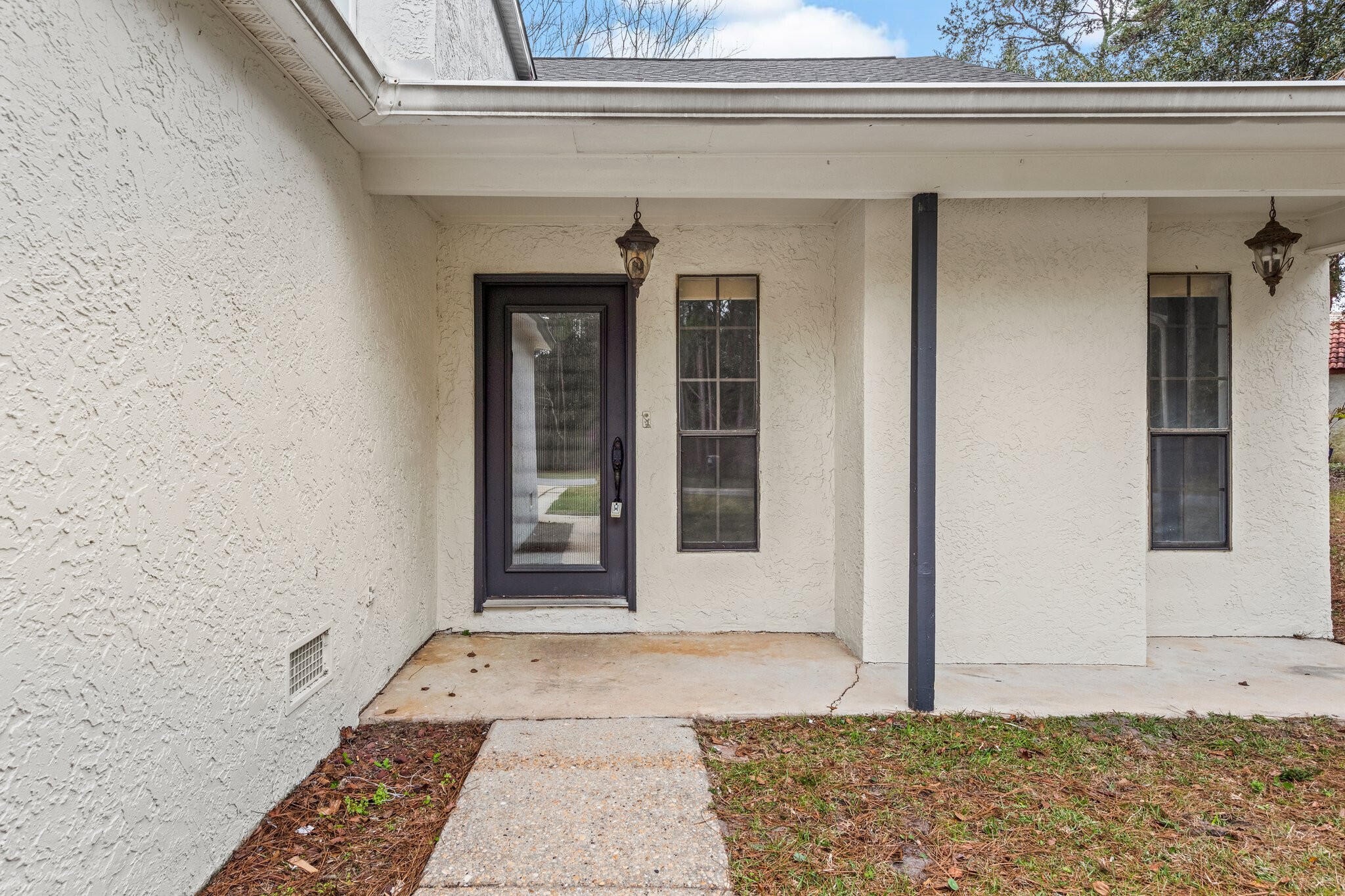 SMUGGLERS COVE - Residential