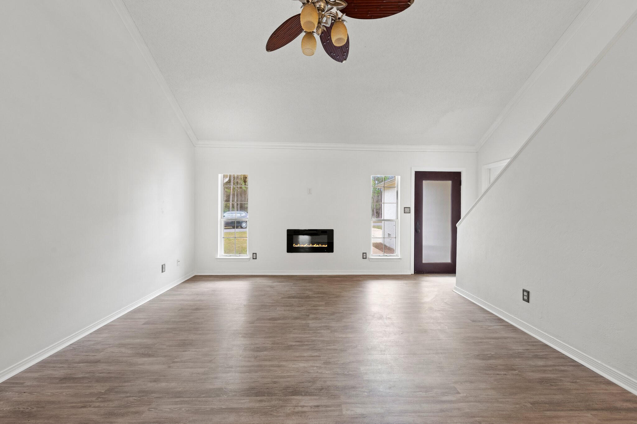 SMUGGLERS COVE - Residential