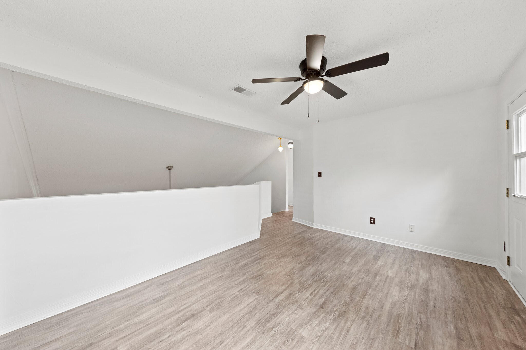 SMUGGLERS COVE - Residential