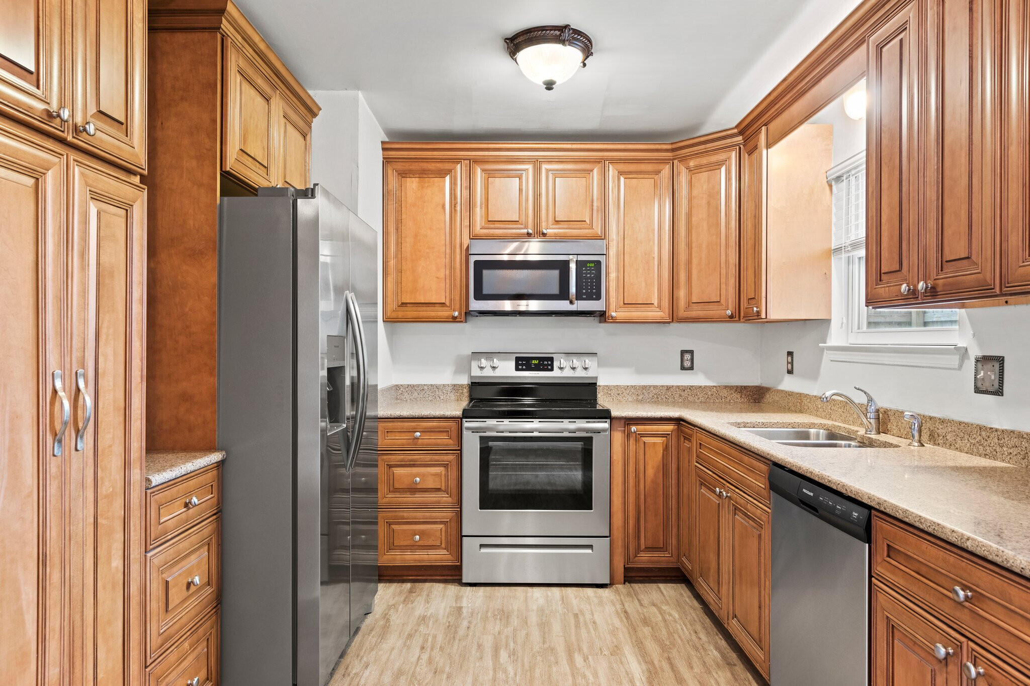 SMUGGLERS COVE - Residential