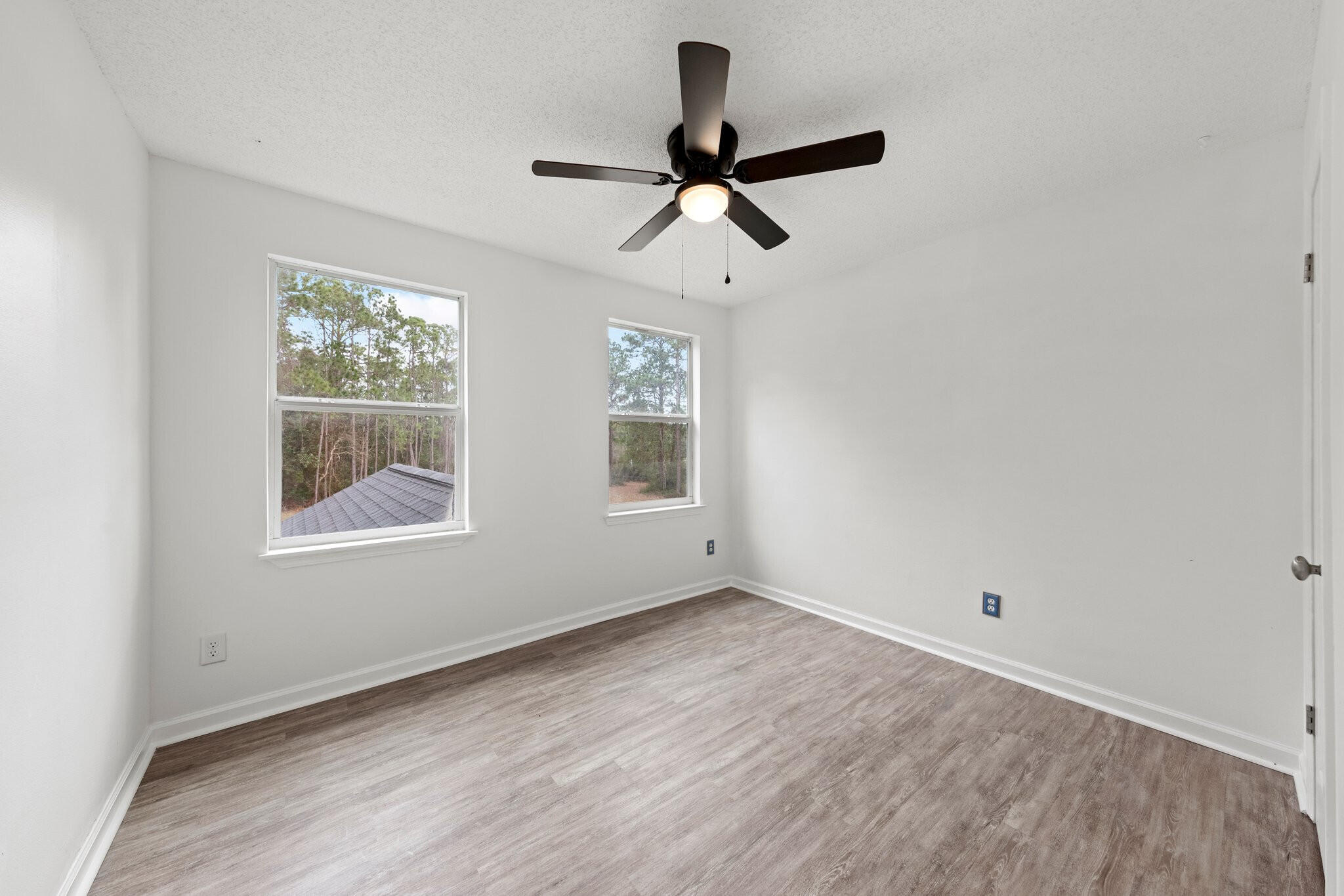 SMUGGLERS COVE - Residential