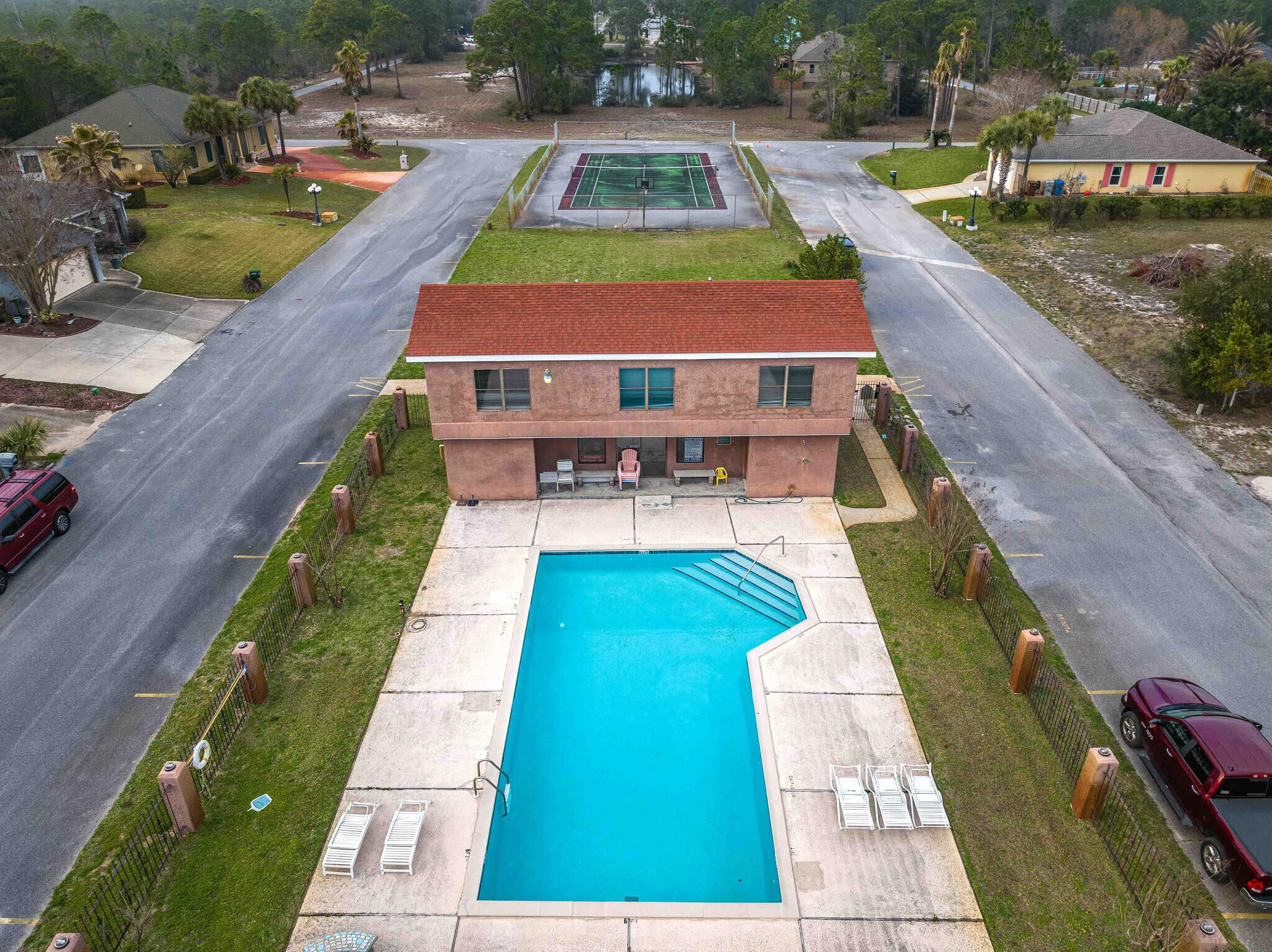 SMUGGLERS COVE - Residential