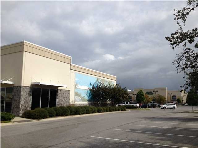 Plantation Commons is a 121,400 SF shopping center anchored by The Fresh Market, Marshall's, Home Goods & Destin Health & Fitness Club. Plantation Commons is located along Destin's main retail corridor and surrounded by high density high end subdivisions. ---- 1400 SF End Cap which was a former restaurant. --- Marketing Flyer attached.