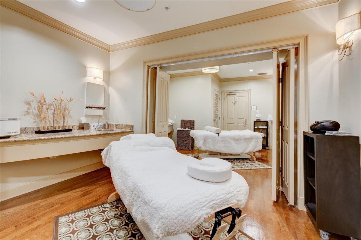 ONE WATER PLACE AT KELLY PLANTATION - Residential