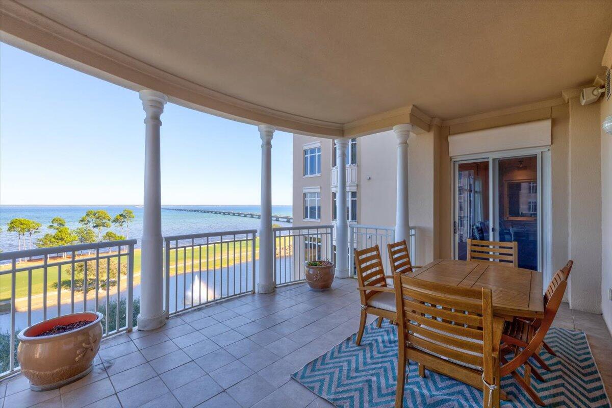 ONE WATER PLACE AT KELLY PLANTATION - Residential