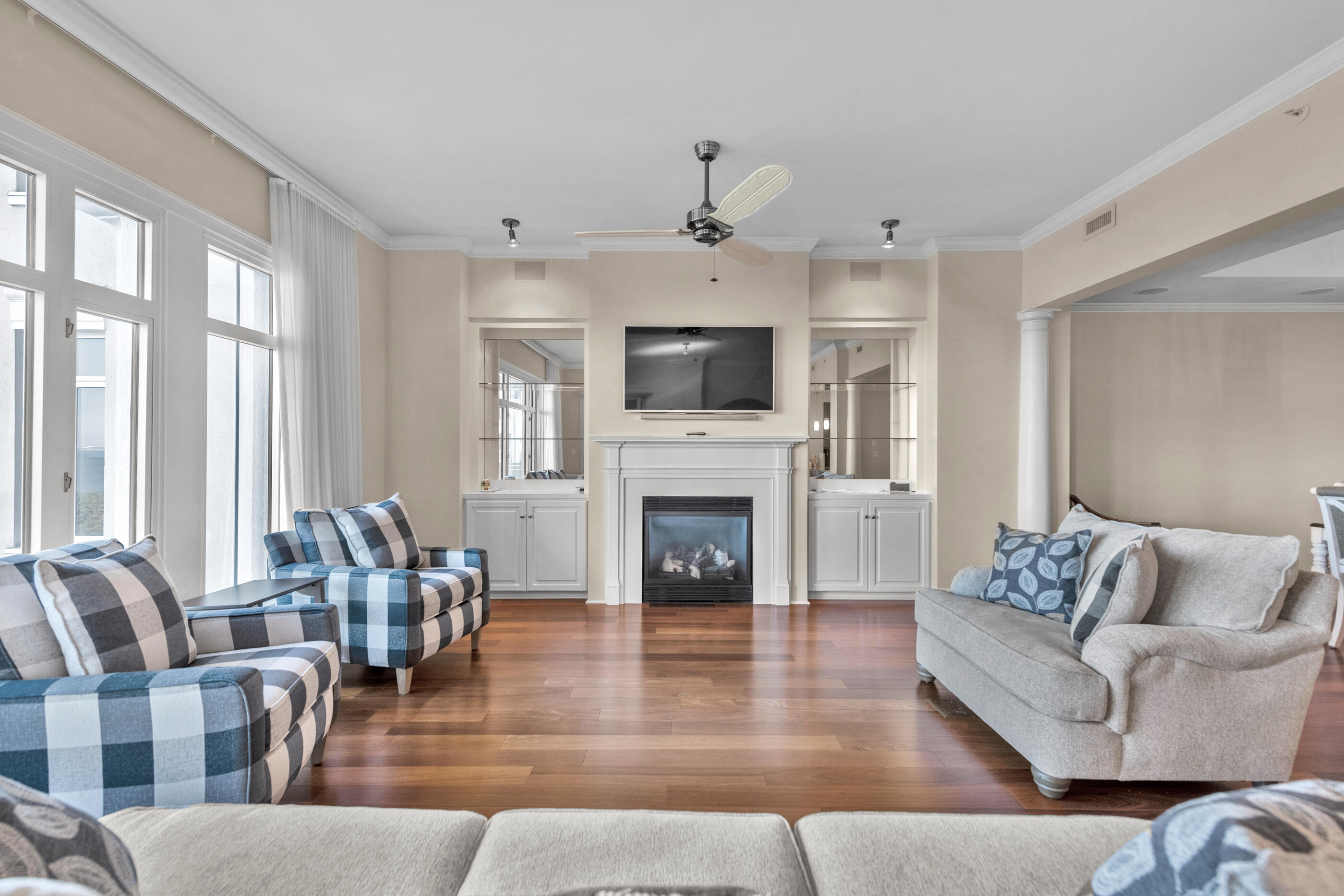 ONE WATER PLACE AT KELLY PLANTATION - Residential