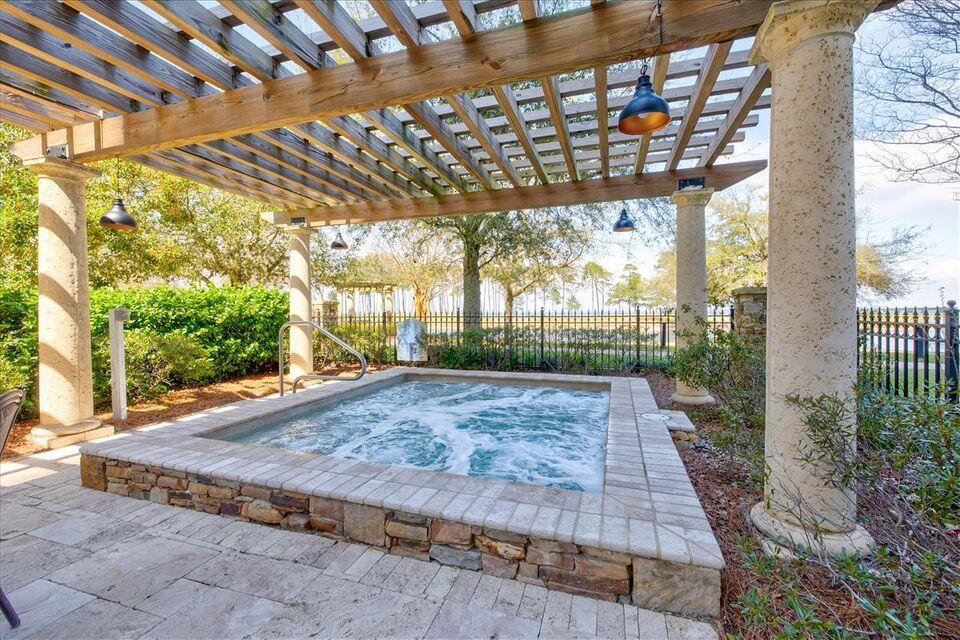 ONE WATER PLACE AT KELLY PLANTATION - Residential