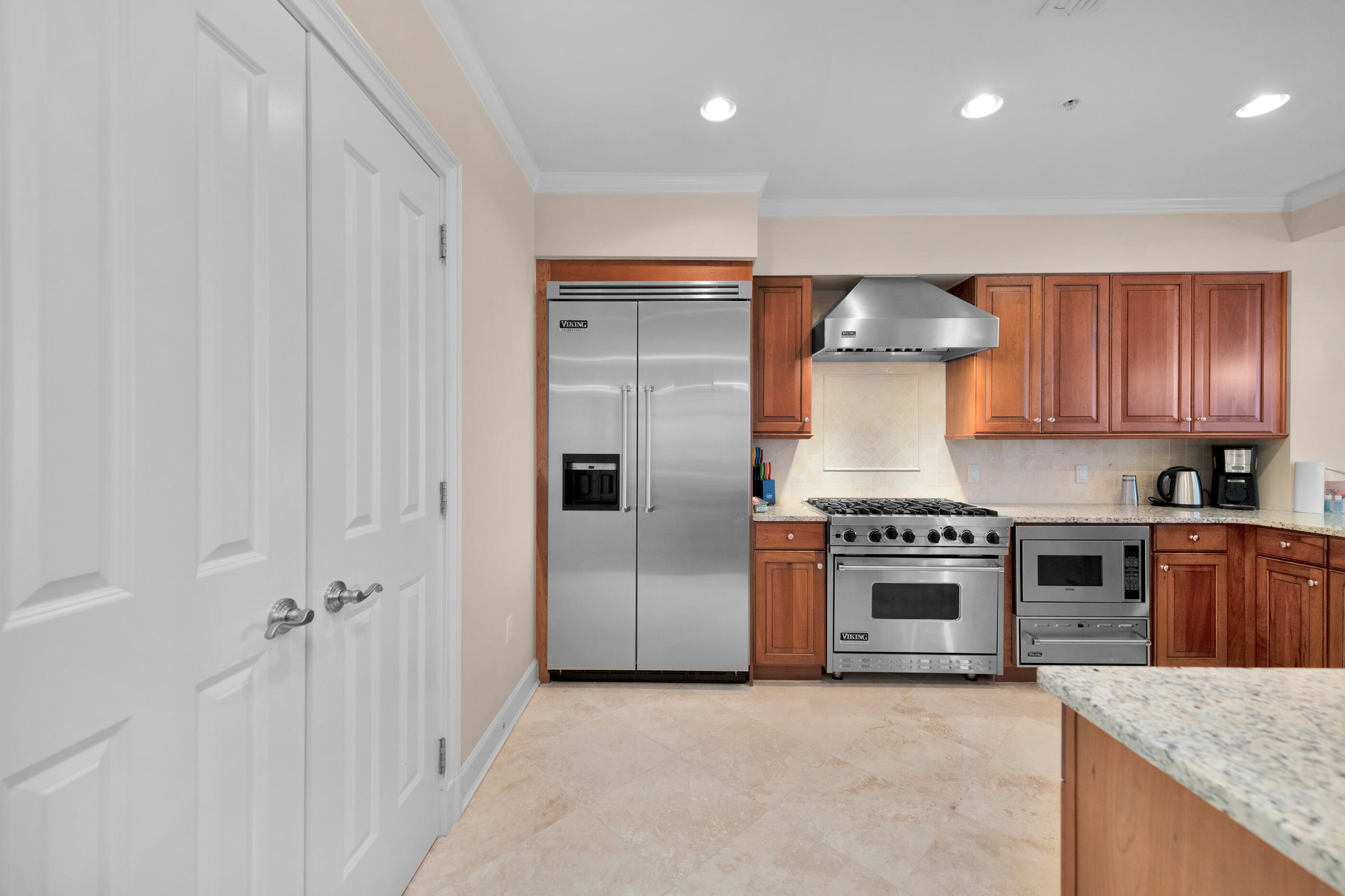 ONE WATER PLACE AT KELLY PLANTATION - Residential