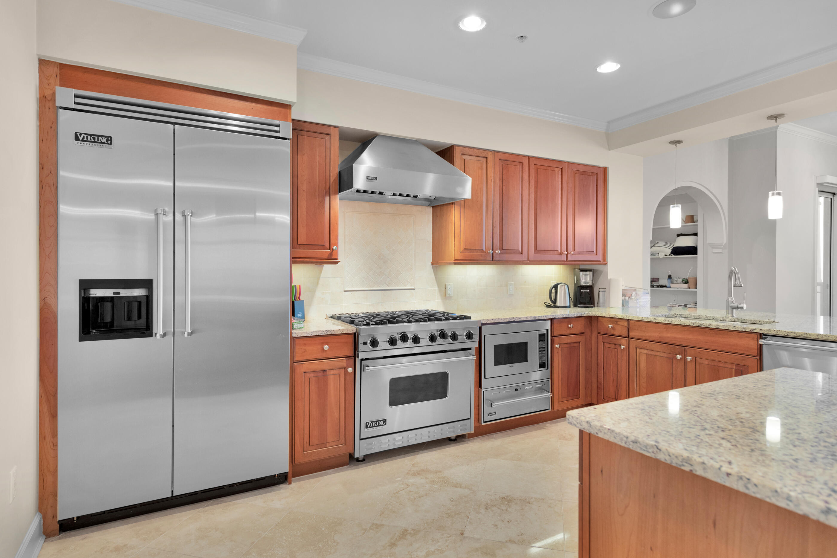 ONE WATER PLACE AT KELLY PLANTATION - Residential