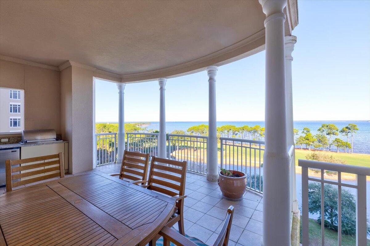 ONE WATER PLACE AT KELLY PLANTATION - Residential